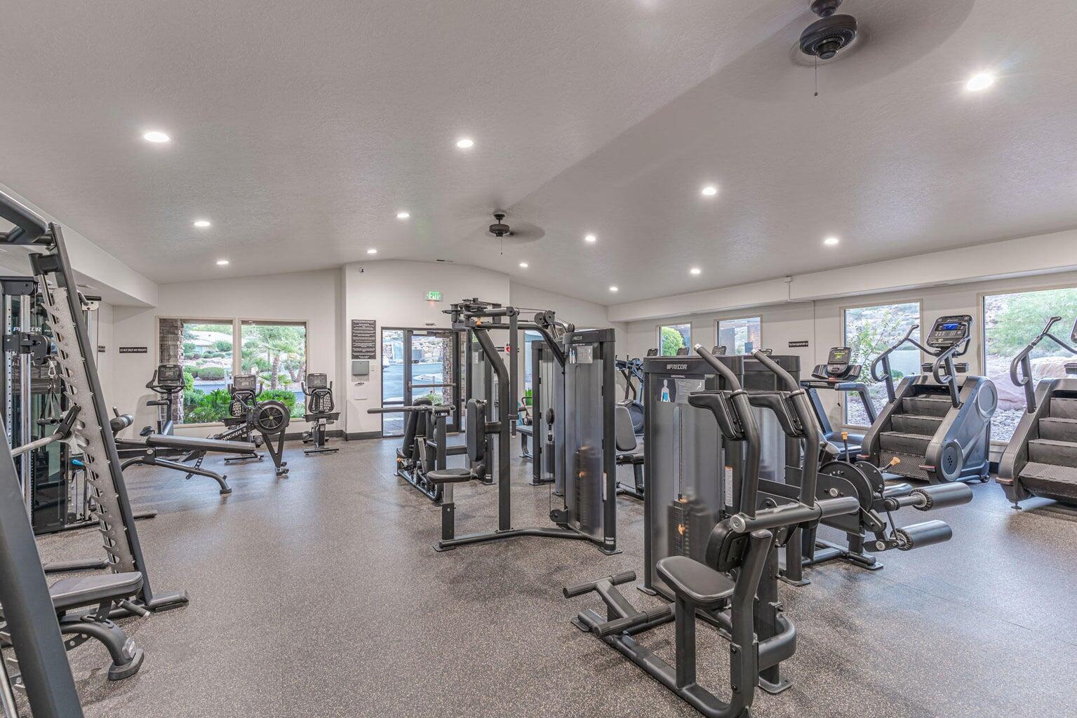 STONE CLIFF - Residential