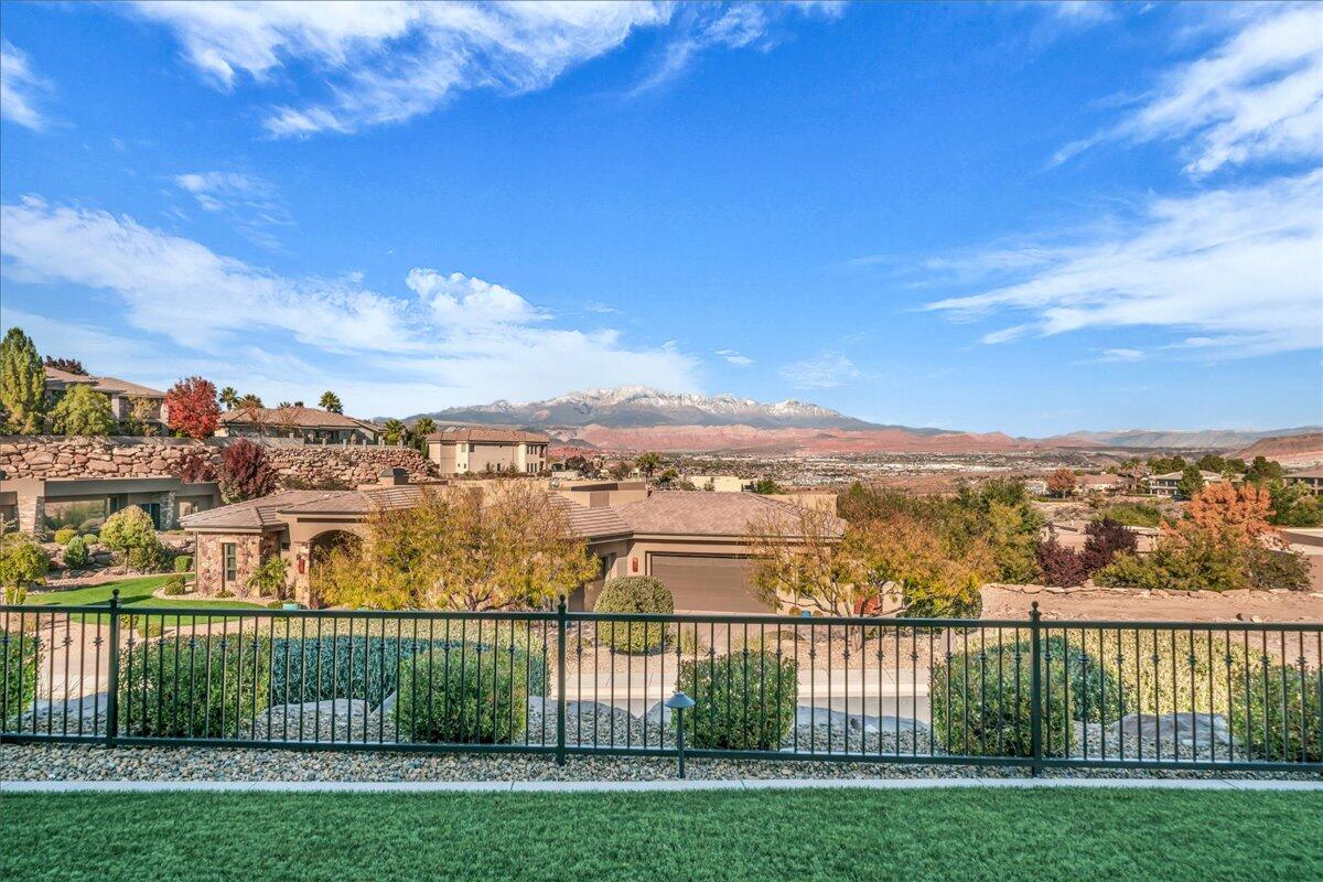 STONE CLIFF - Residential