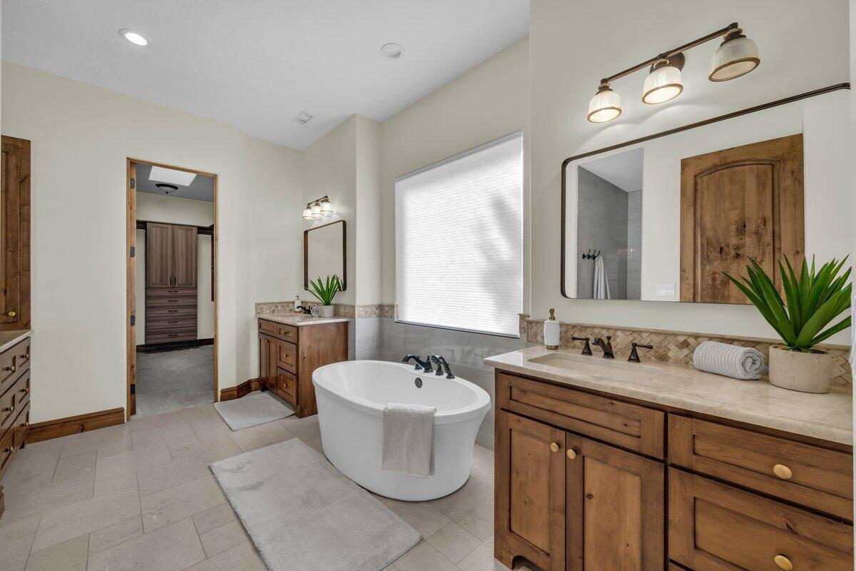 STONE CLIFF - Residential