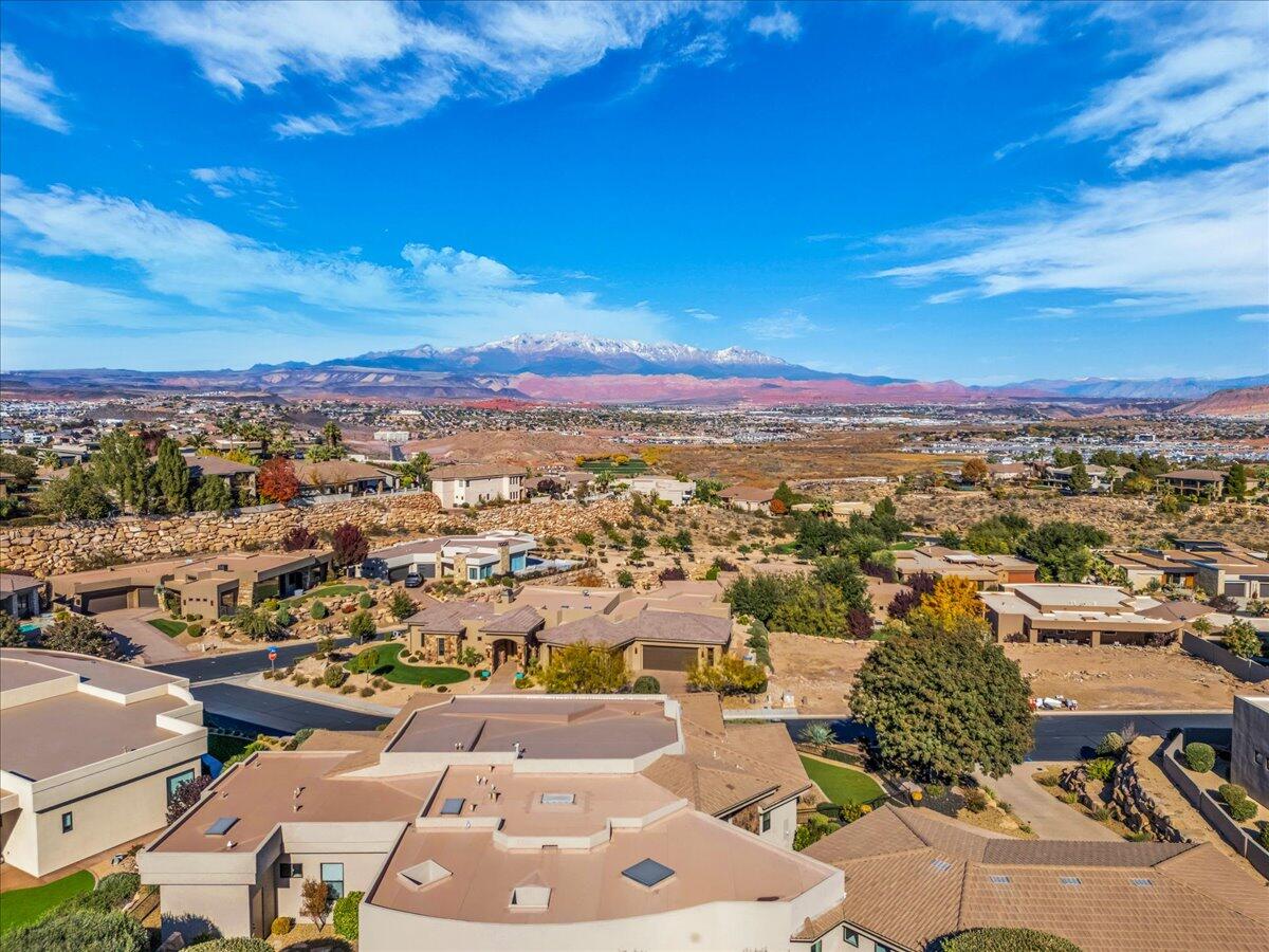 STONE CLIFF - Residential