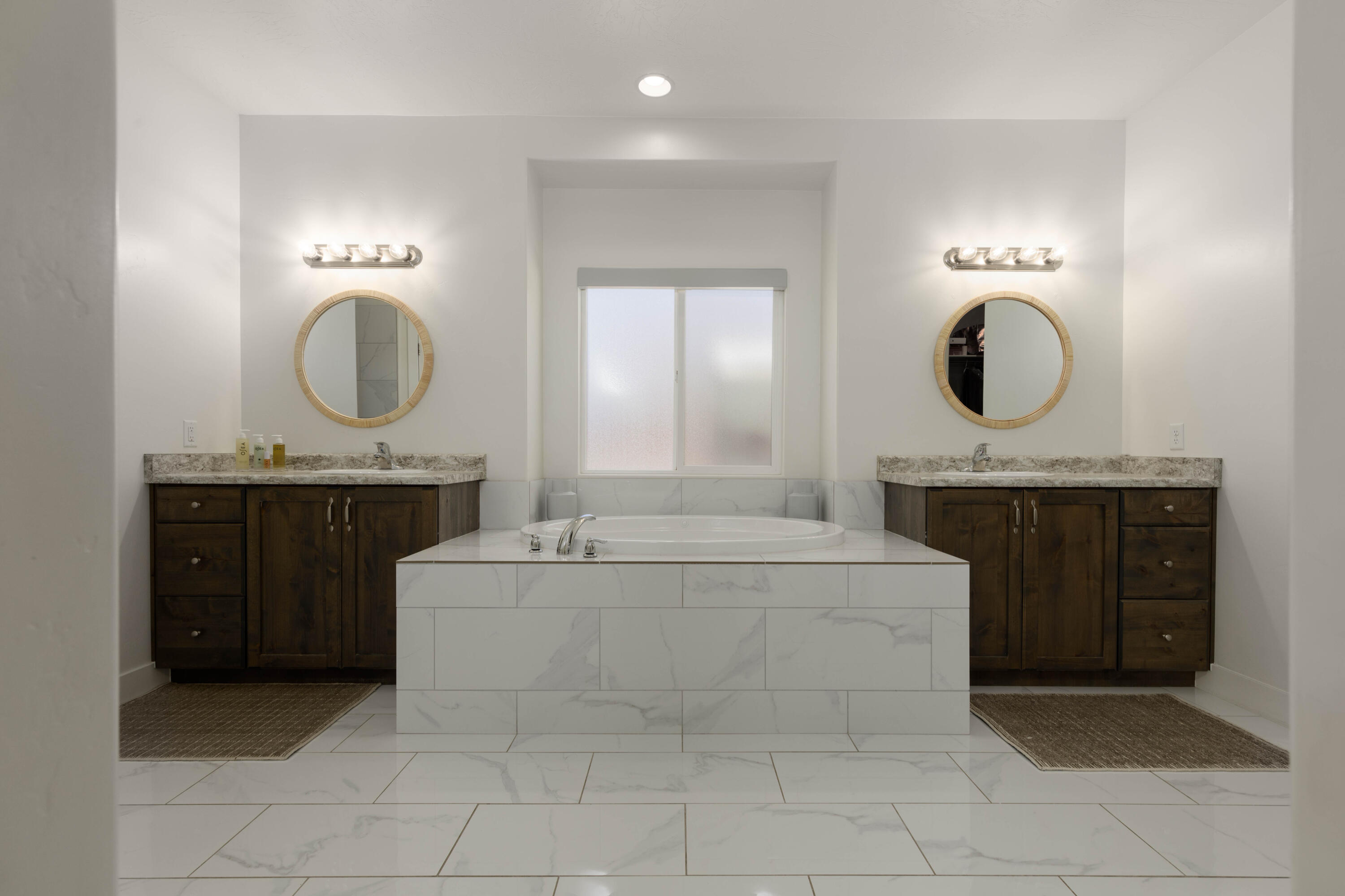 SEQUOIA ESTATES - Residential