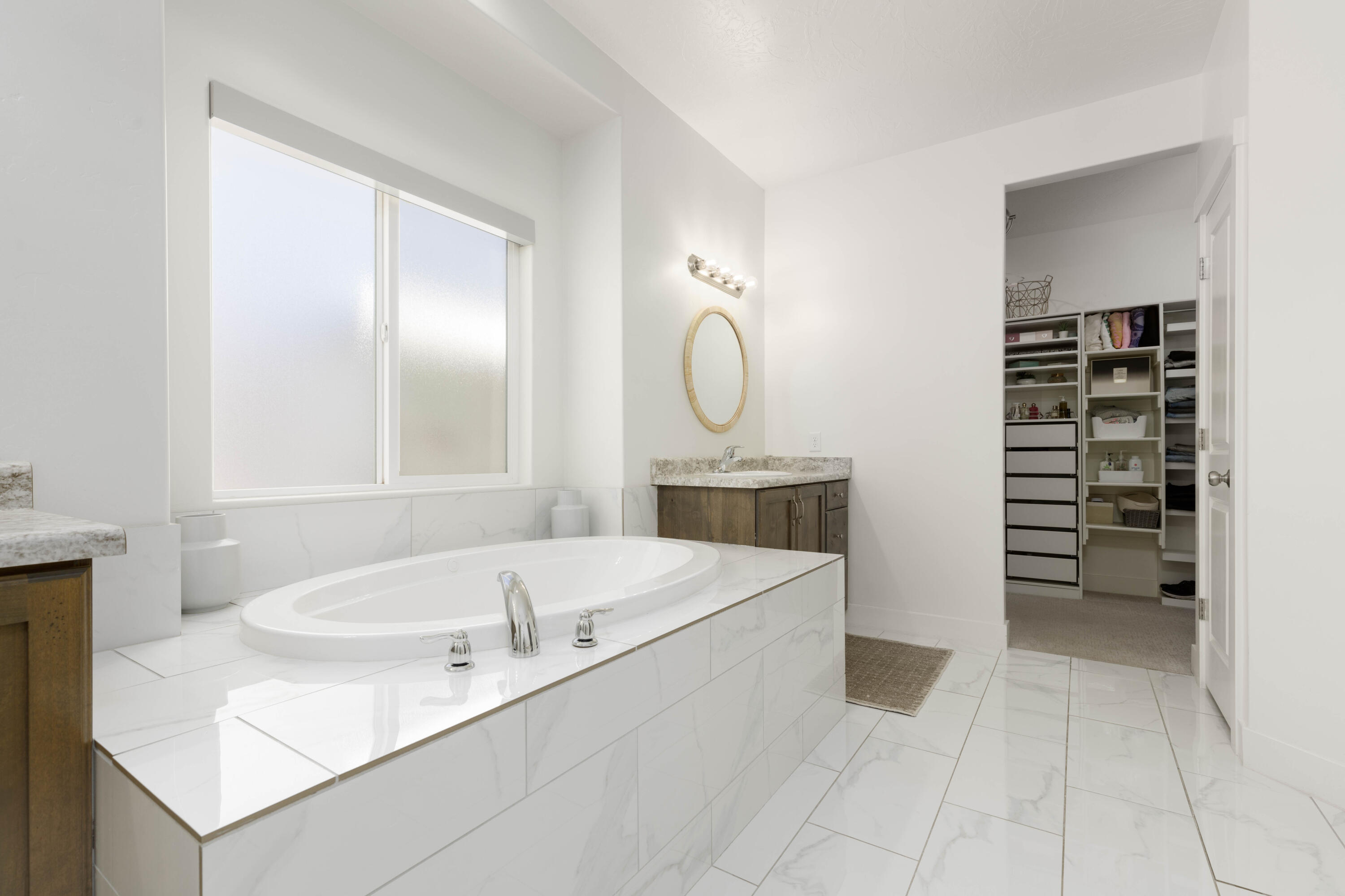 SEQUOIA ESTATES - Residential