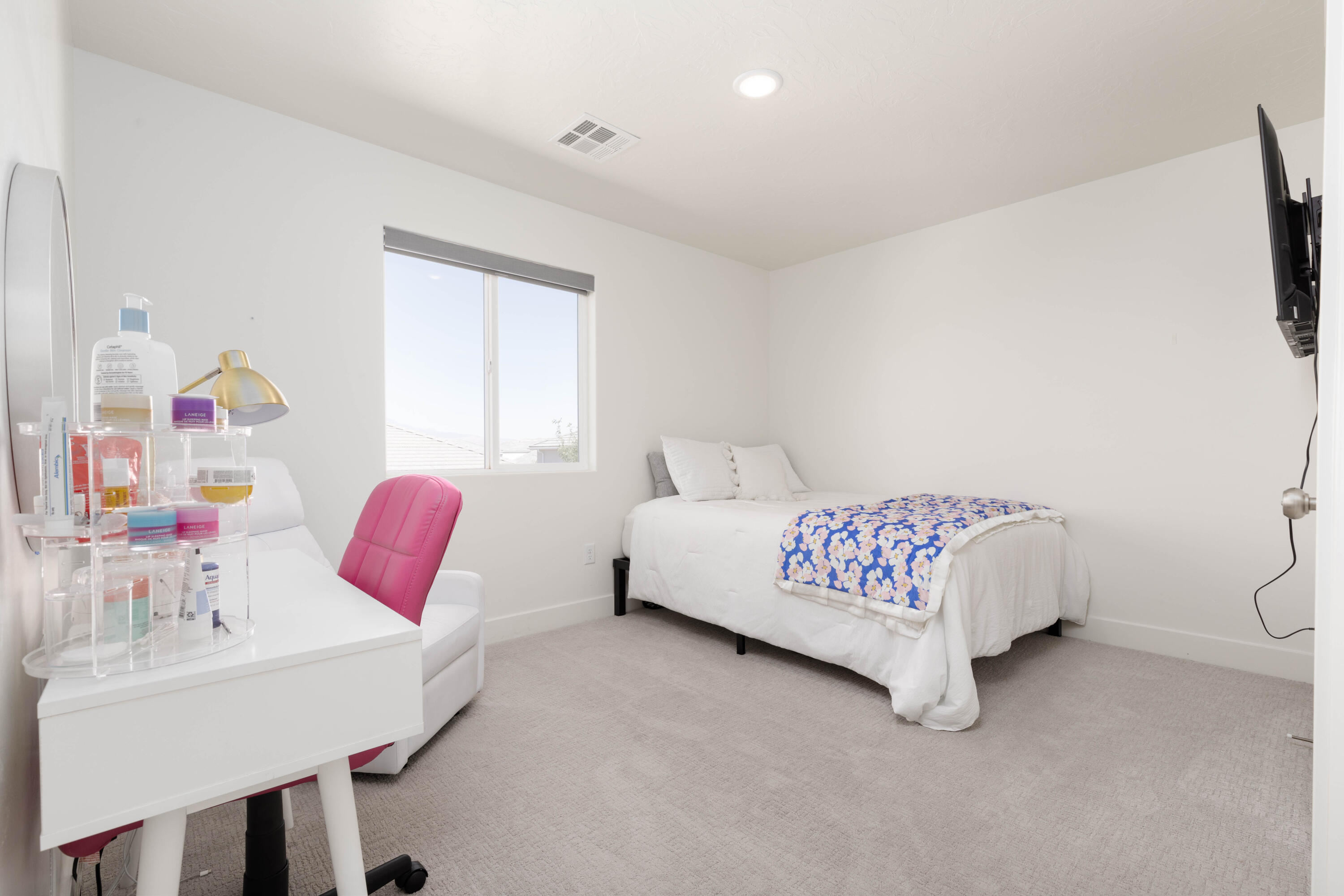 SEQUOIA ESTATES - Residential