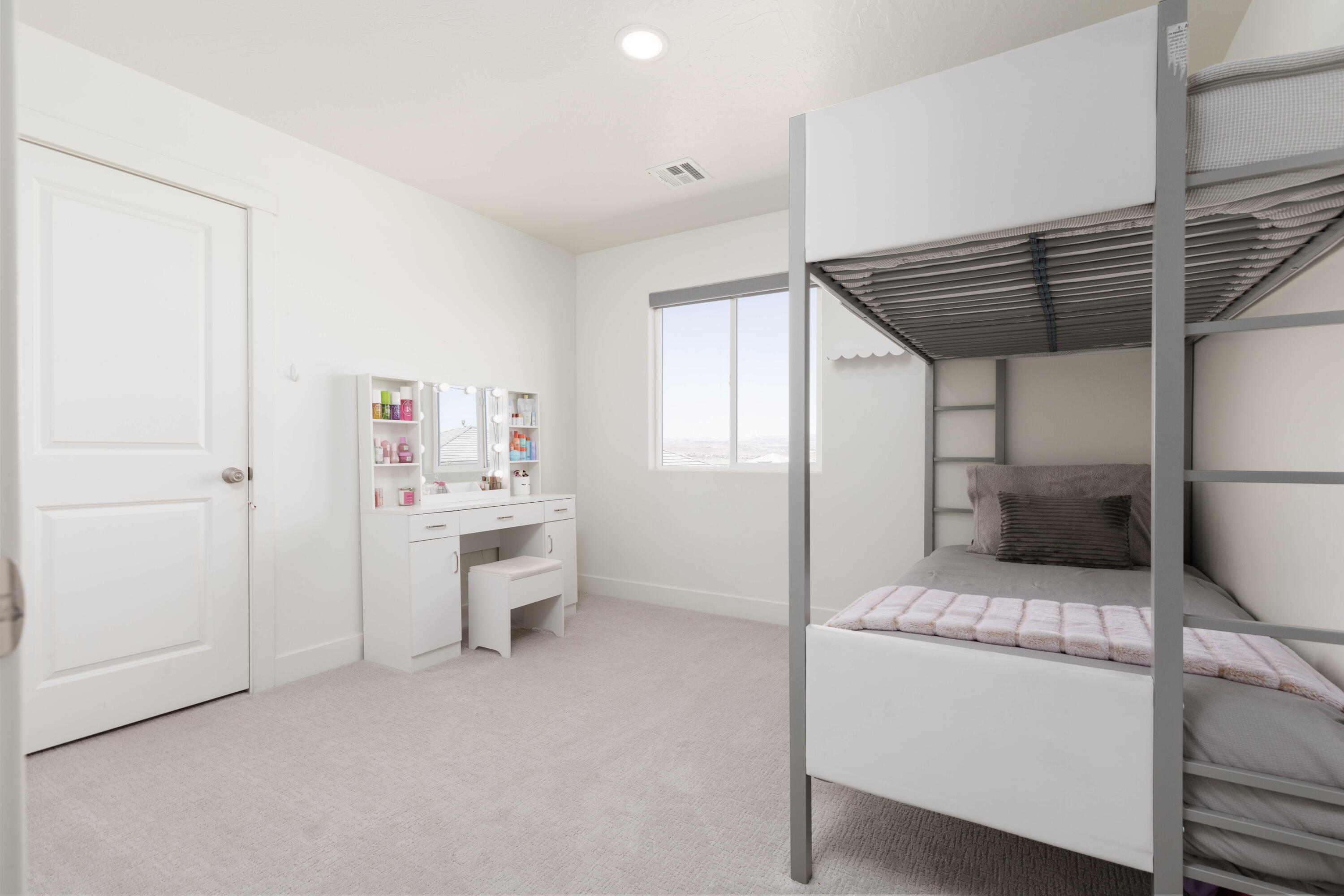 SEQUOIA ESTATES - Residential