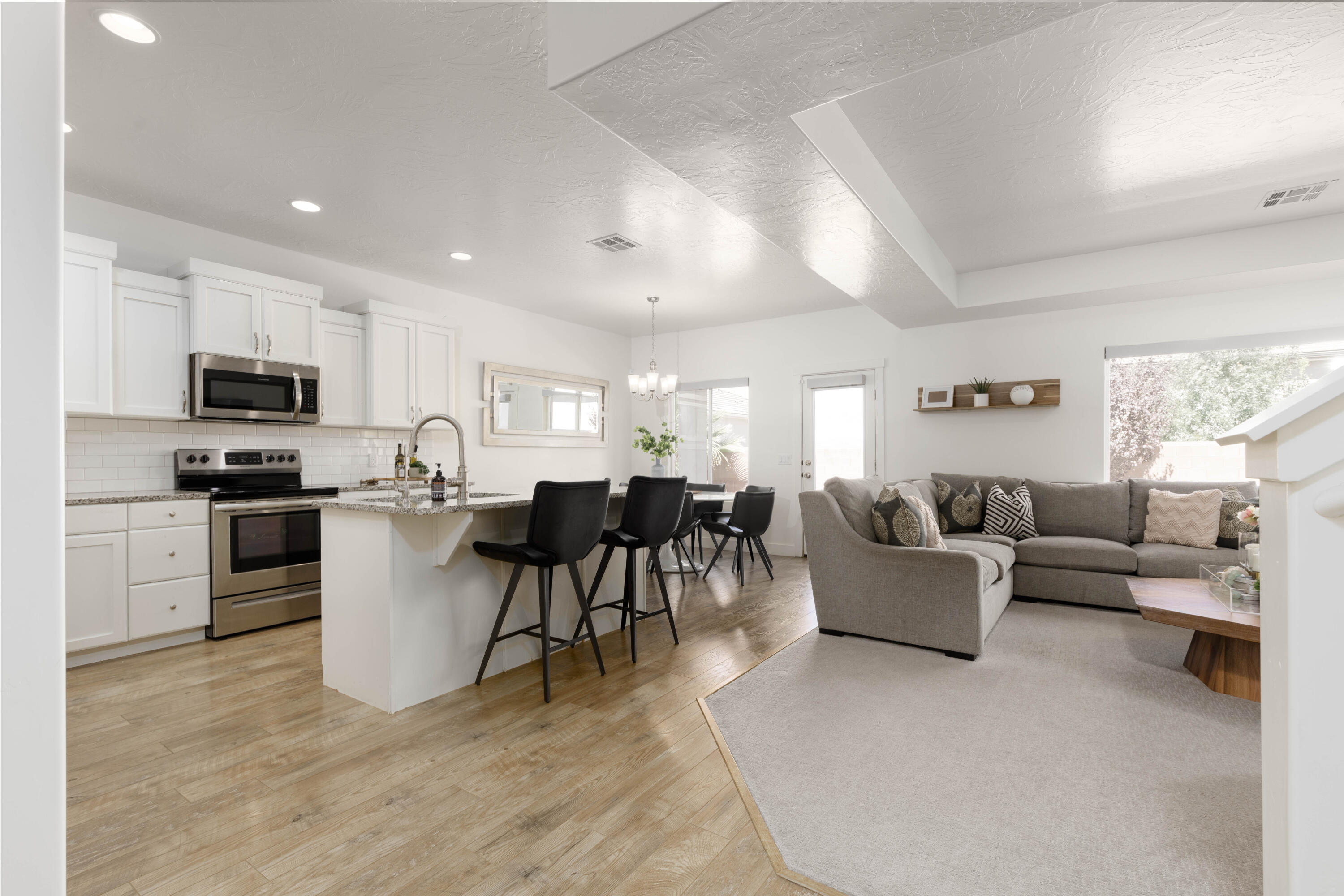 SEQUOIA ESTATES - Residential