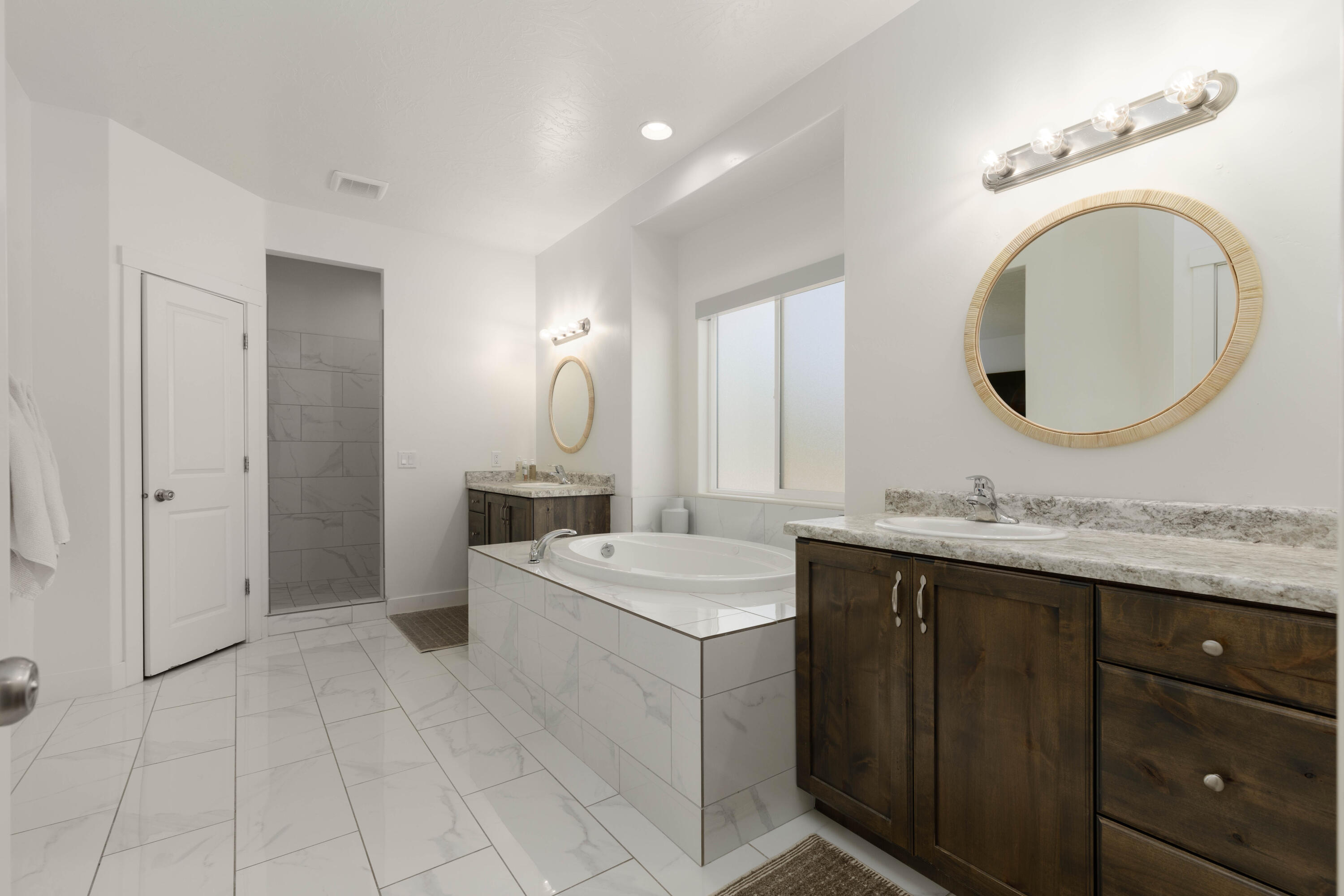 SEQUOIA ESTATES - Residential