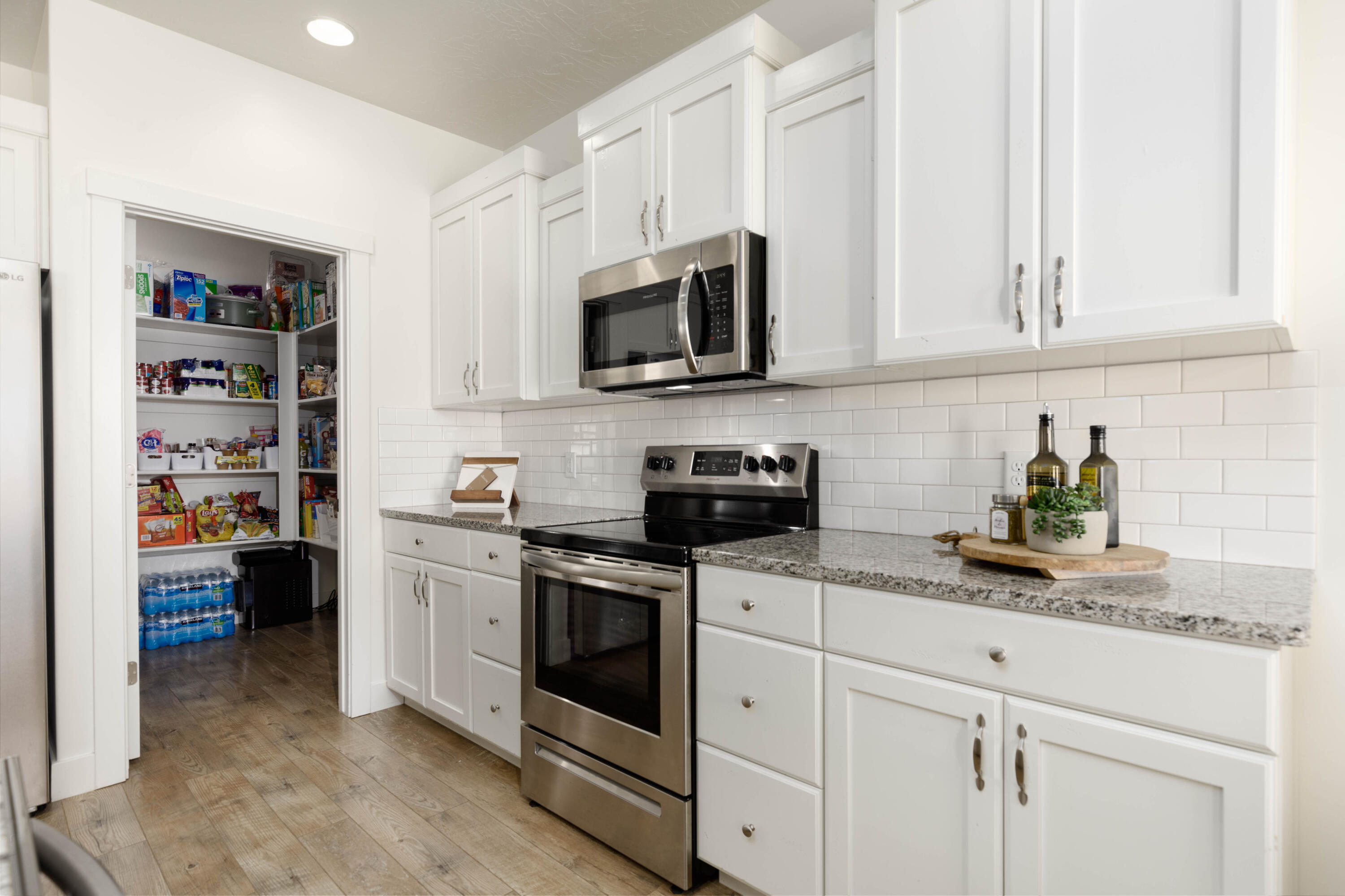 SEQUOIA ESTATES - Residential