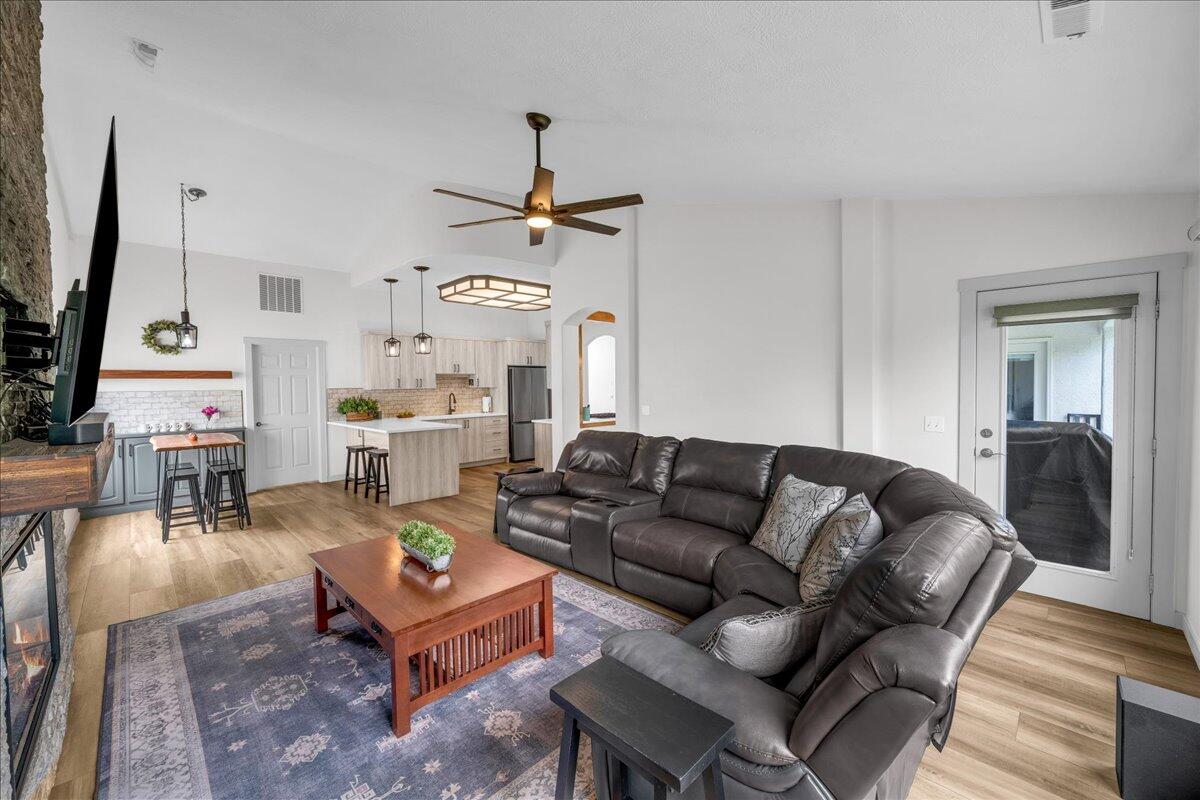 VISTA DEL SOL TOWNHOMES - Residential