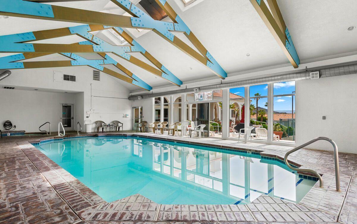 VISTA DEL SOL TOWNHOMES - Residential