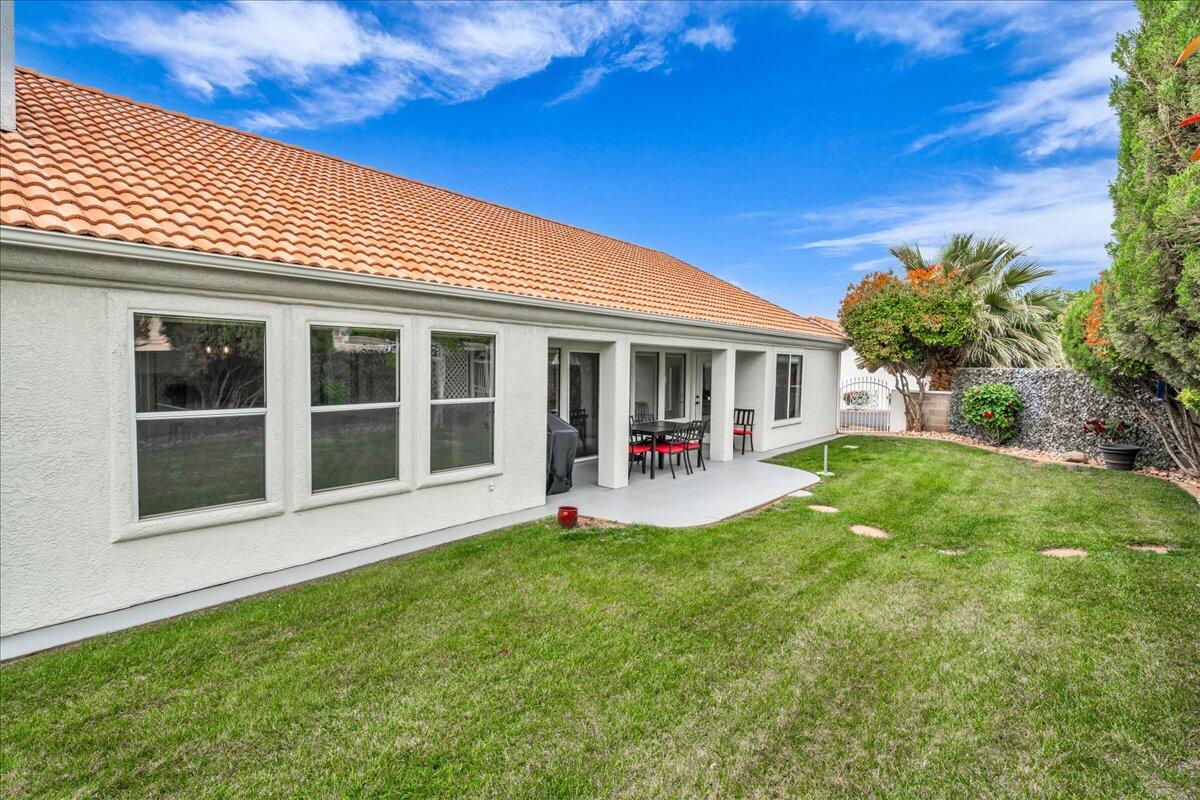 VISTA DEL SOL TOWNHOMES - Residential