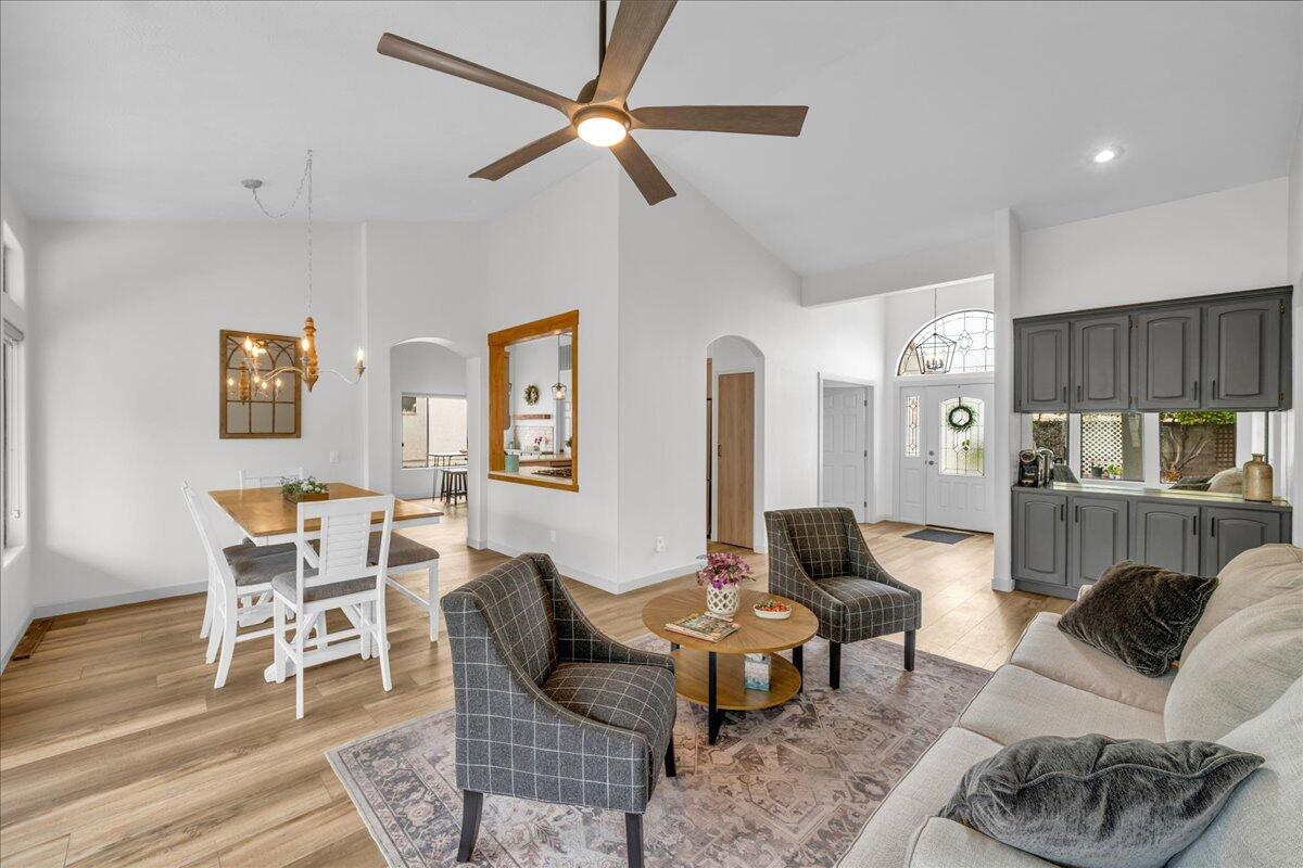 VISTA DEL SOL TOWNHOMES - Residential