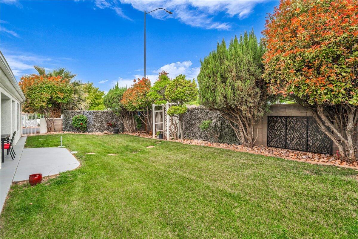 VISTA DEL SOL TOWNHOMES - Residential