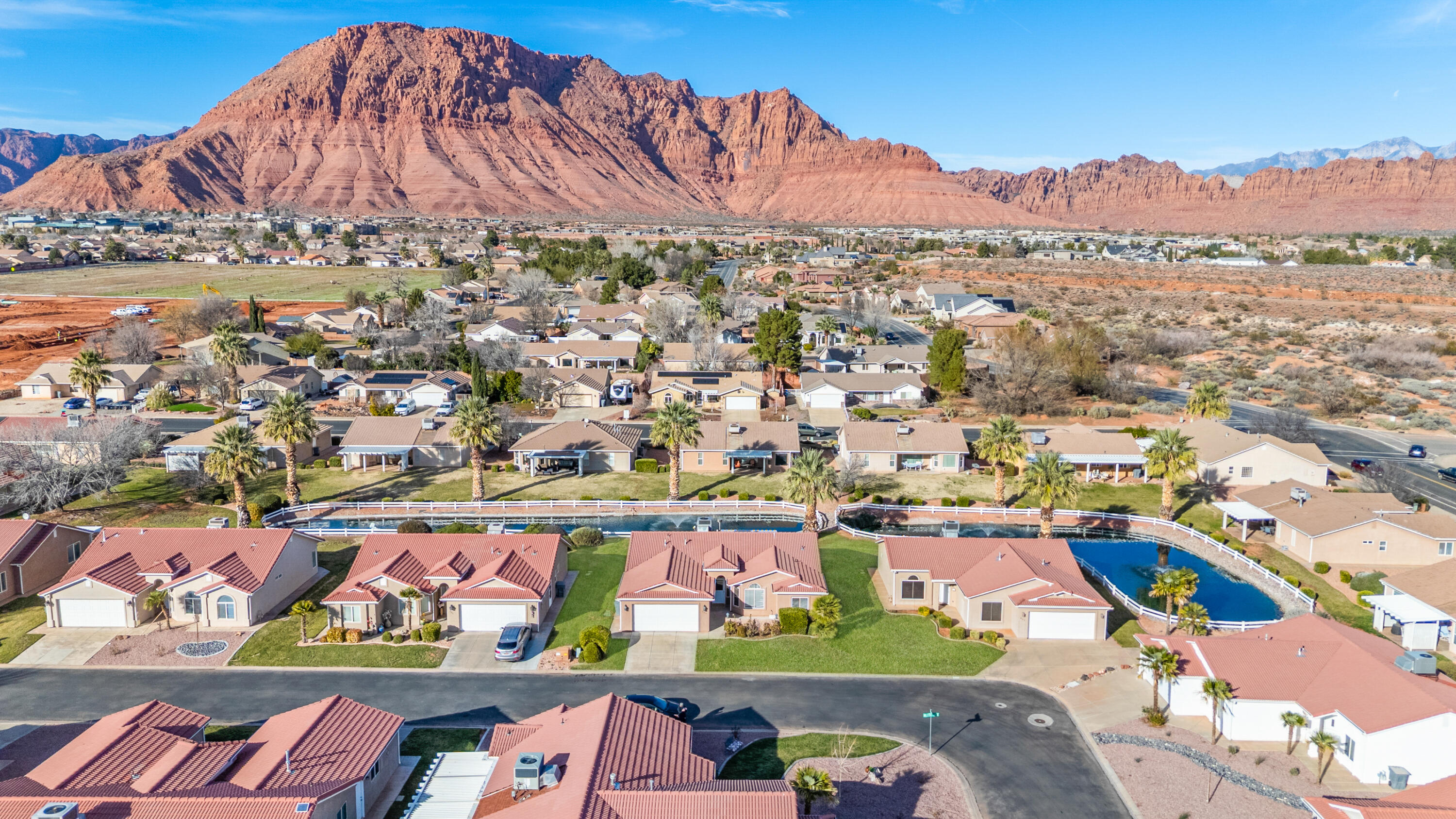 PADRE LAKES TOWNHOMES - Residential