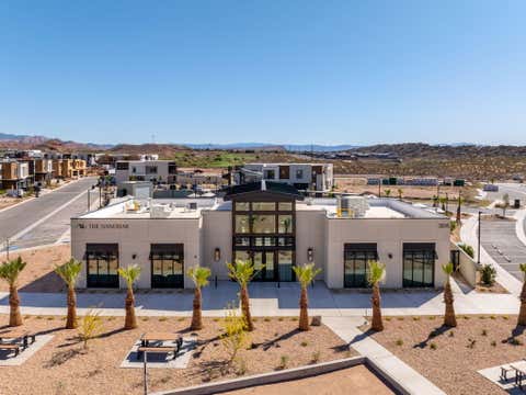 Tiny photo for 1442 N Palm Island DR 28 #28, Washington, UT 84780 (MLS # 26-274882)