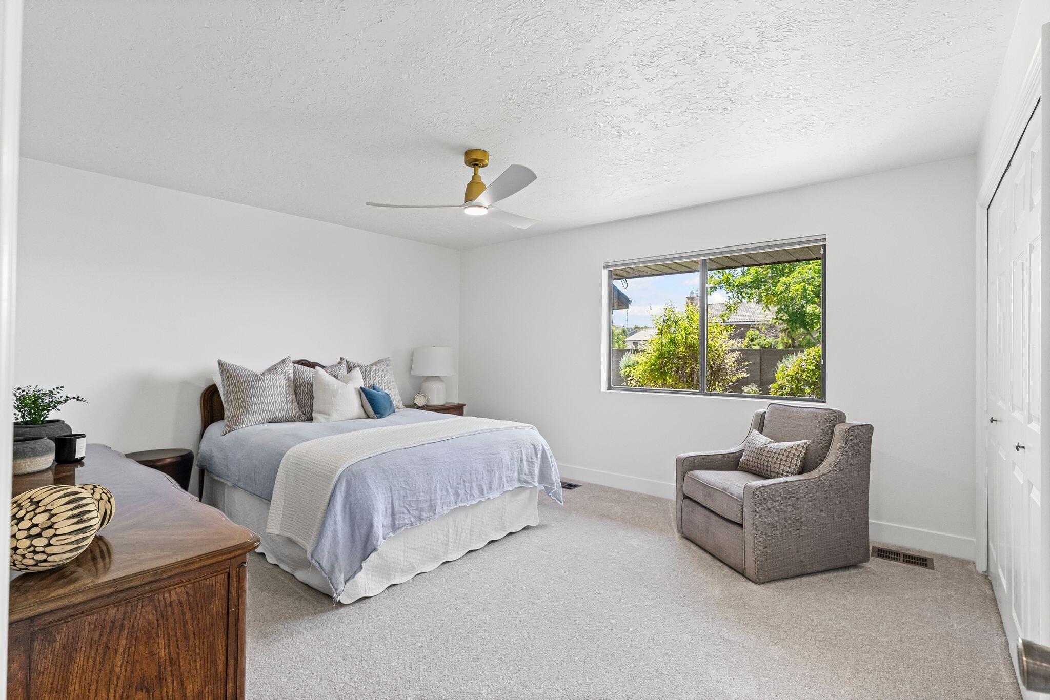 BLOOMINGTON HILLS - Residential