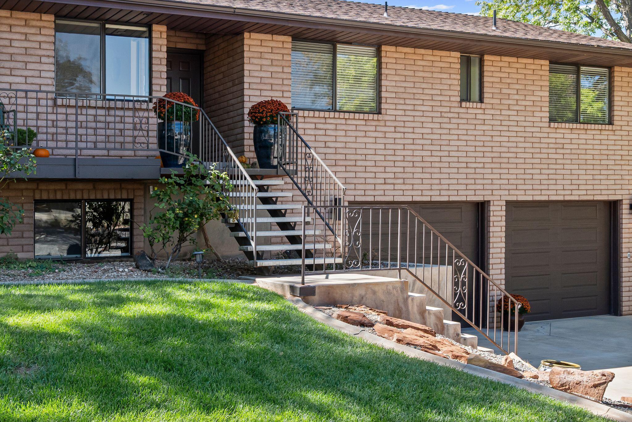 BLOOMINGTON HILLS - Residential