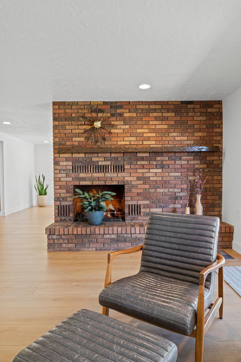 BLOOMINGTON HILLS - Residential