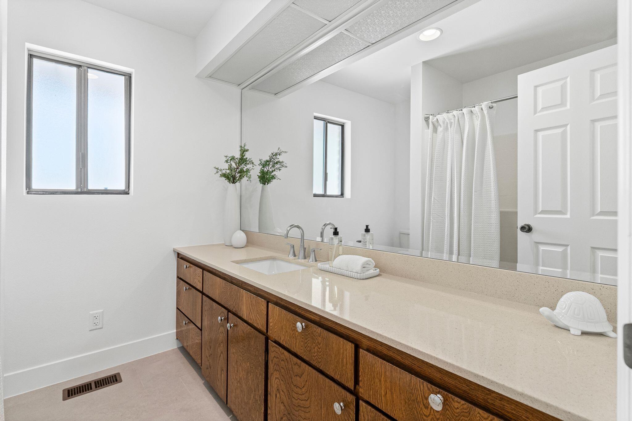 BLOOMINGTON HILLS - Residential