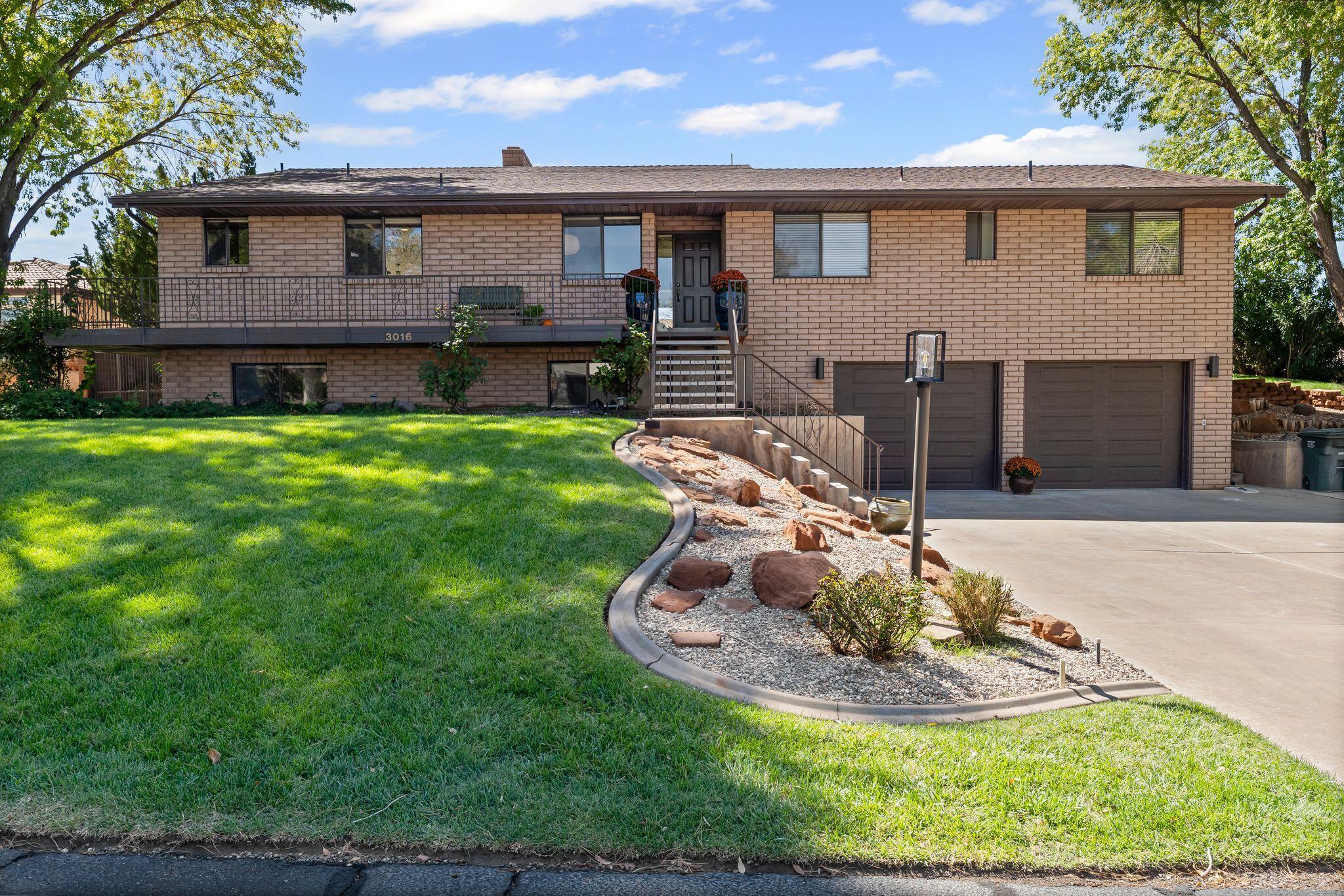 BLOOMINGTON HILLS - Residential