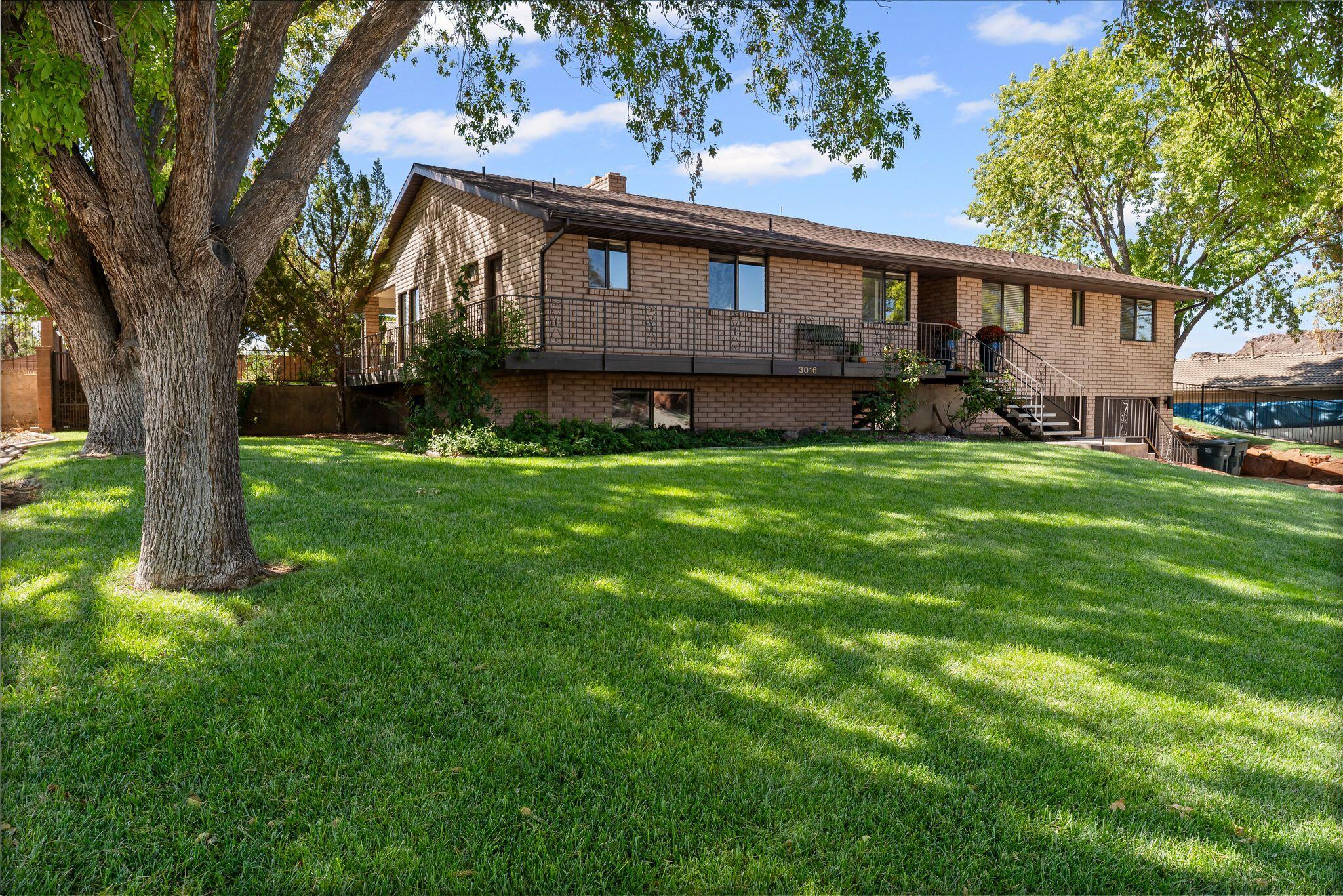 BLOOMINGTON HILLS - Residential