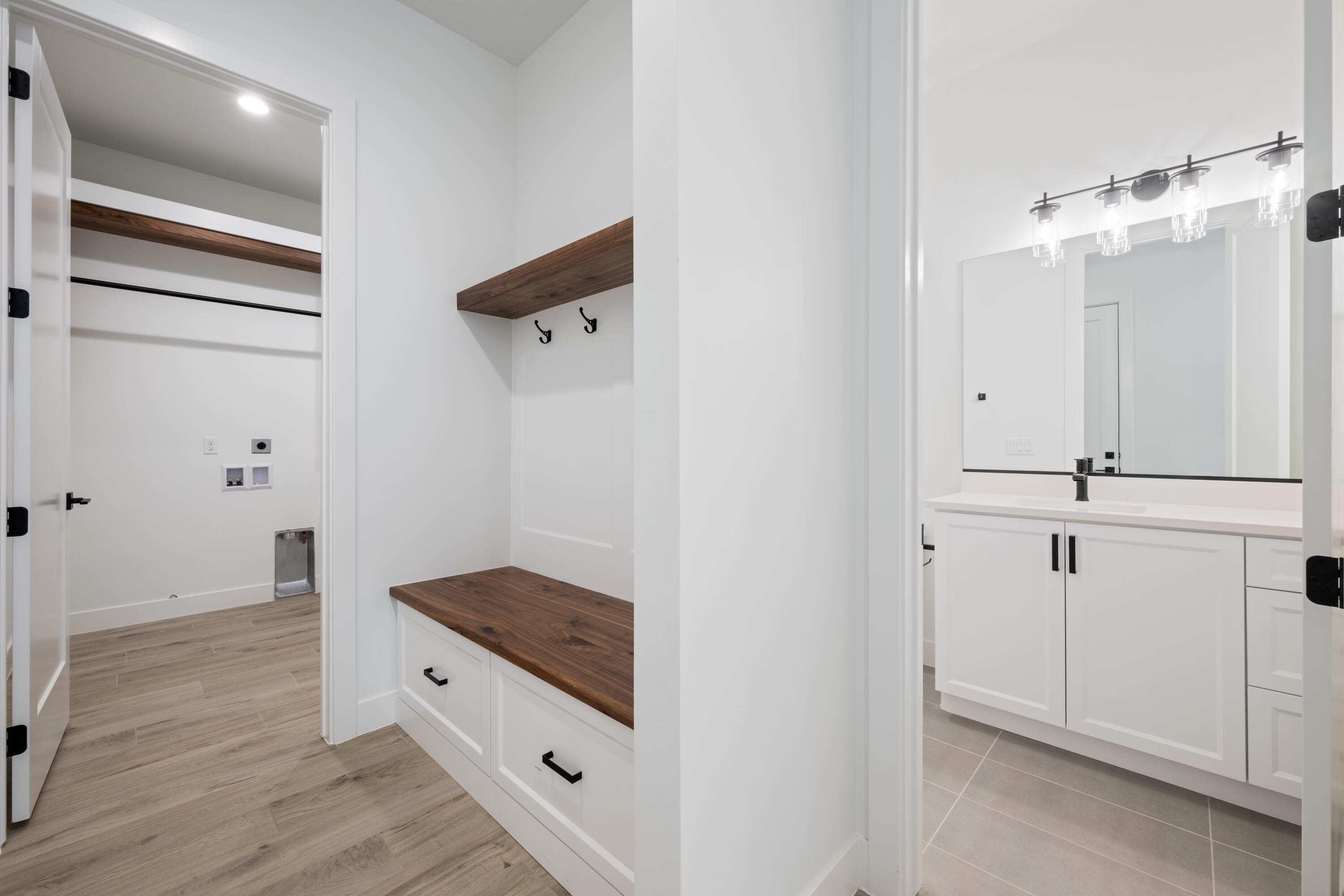 SCENIC POINTE - Residential