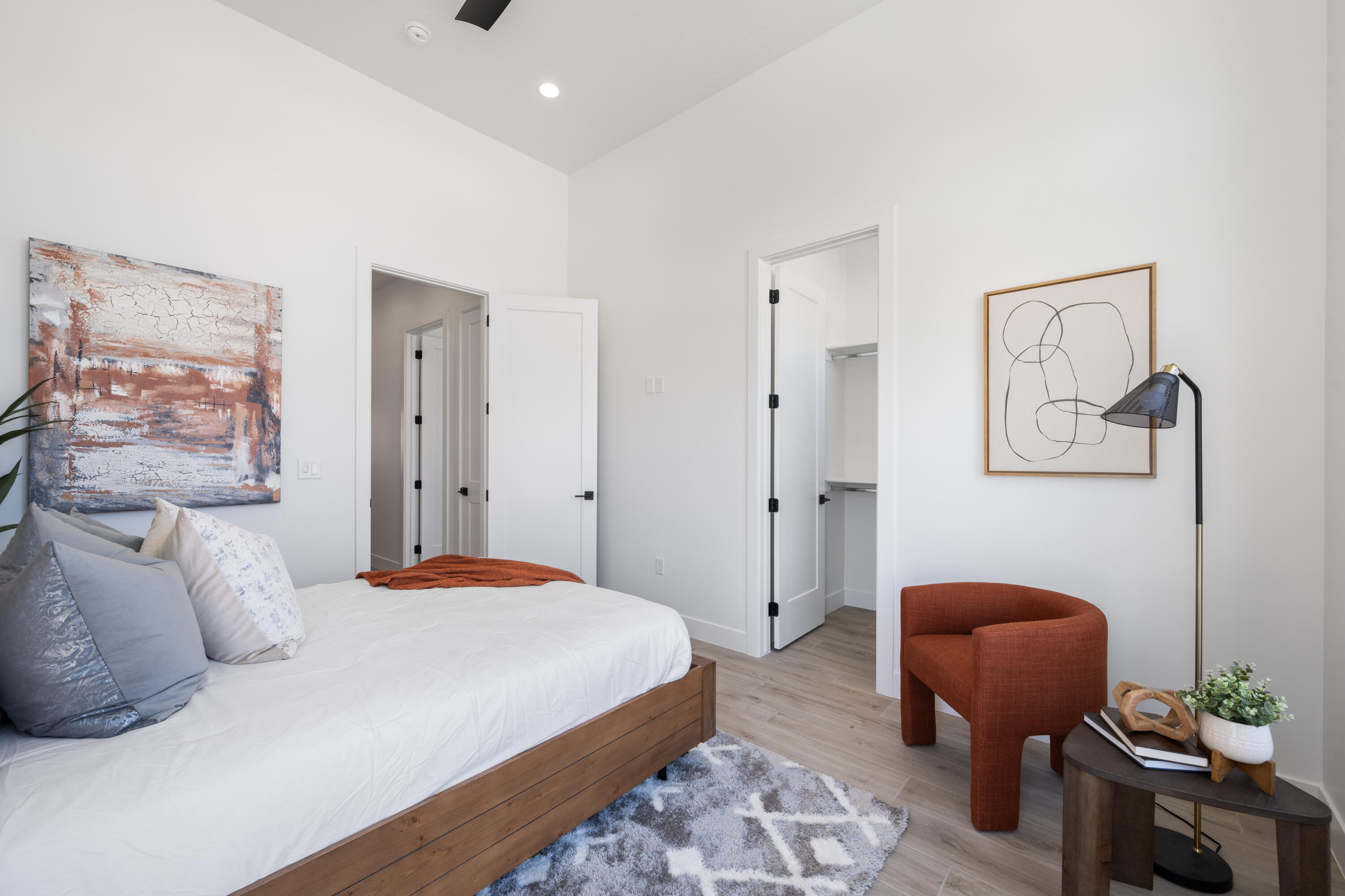 SCENIC POINTE - Residential