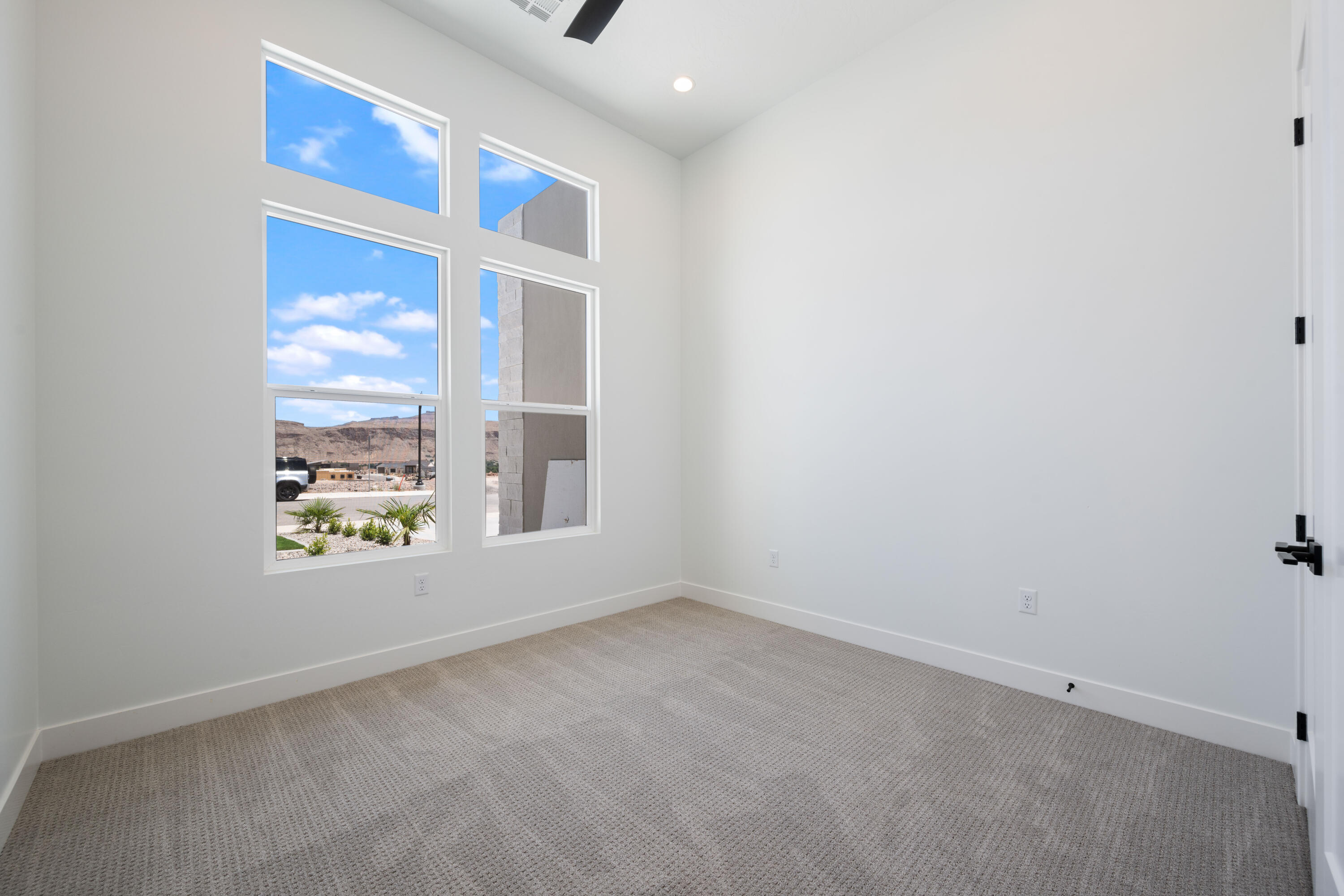 SCENIC POINTE - Residential