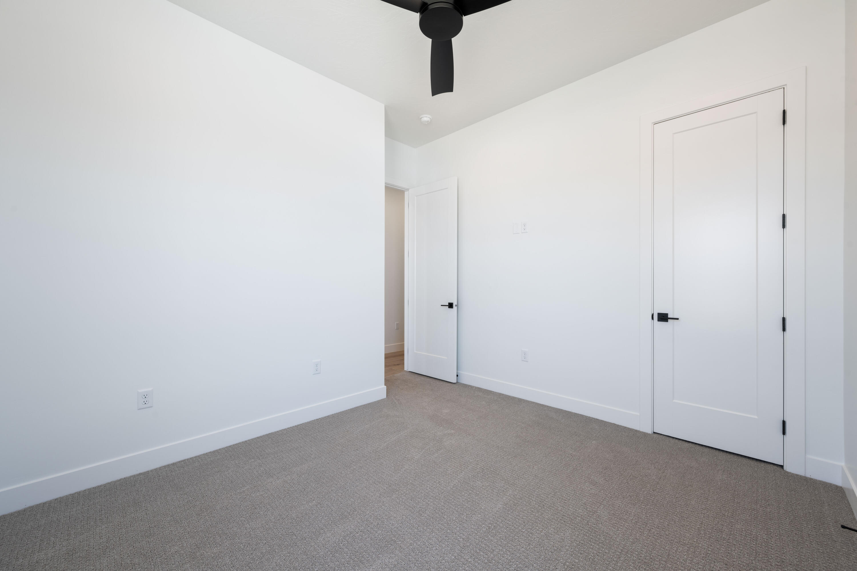 SCENIC POINTE - Residential