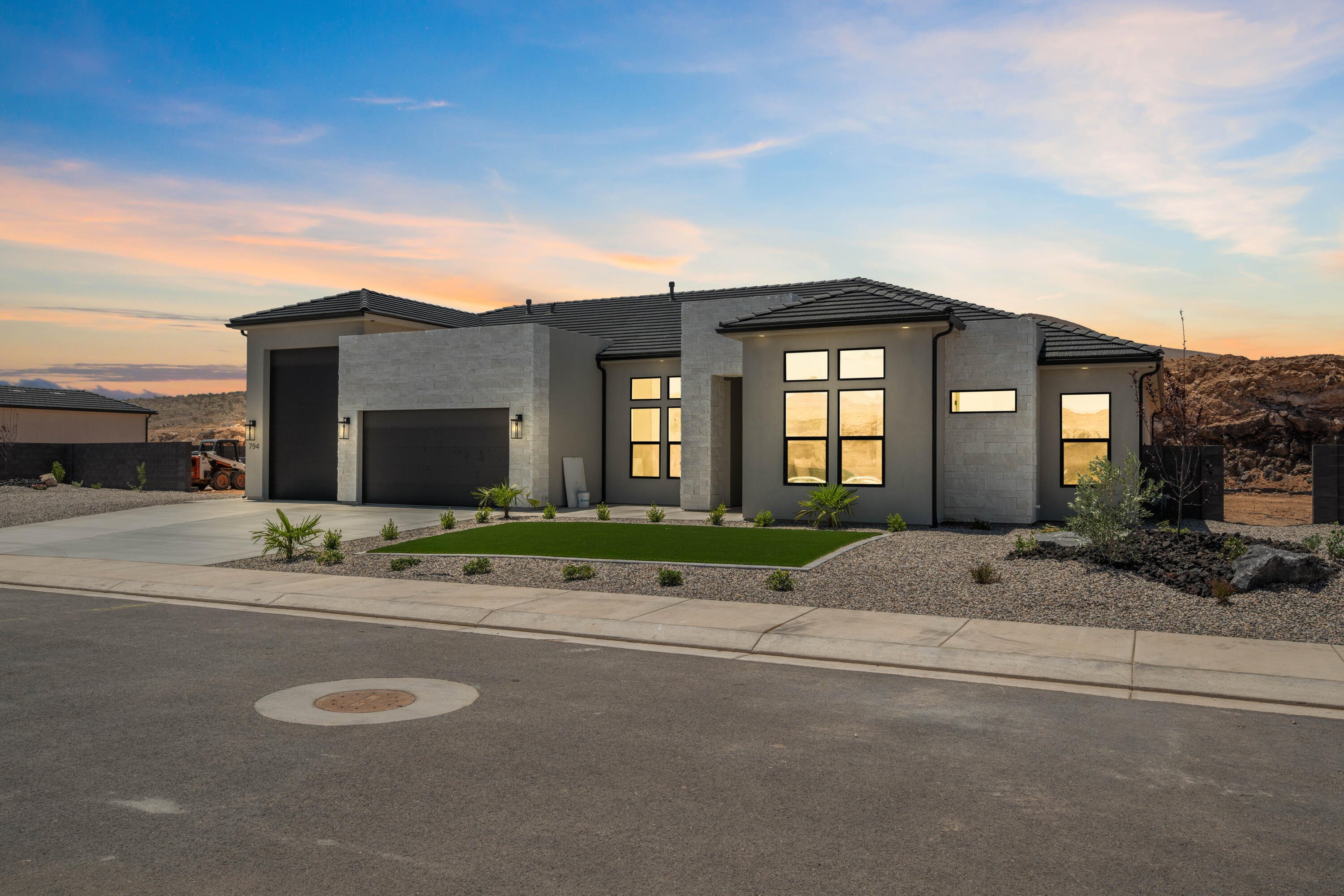 SCENIC POINTE - Residential