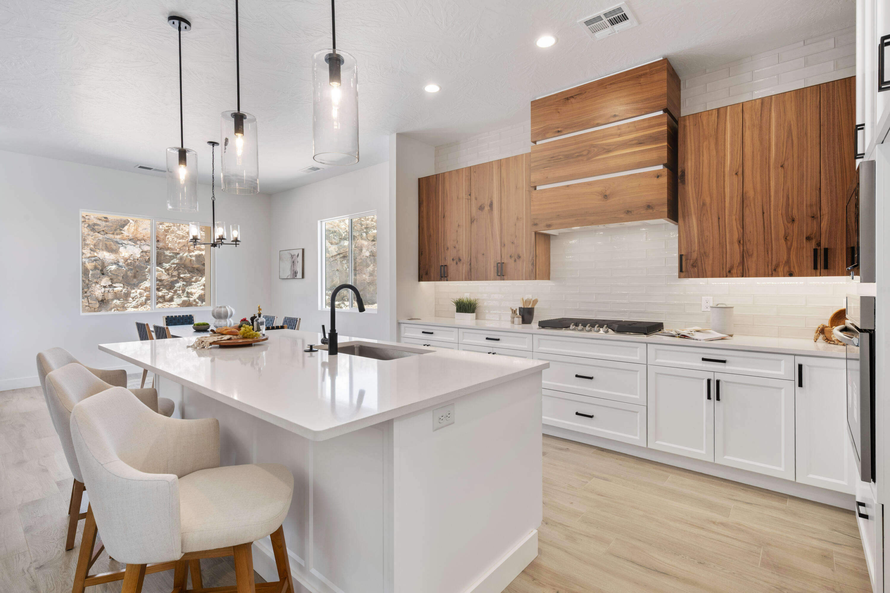 SCENIC POINTE - Residential