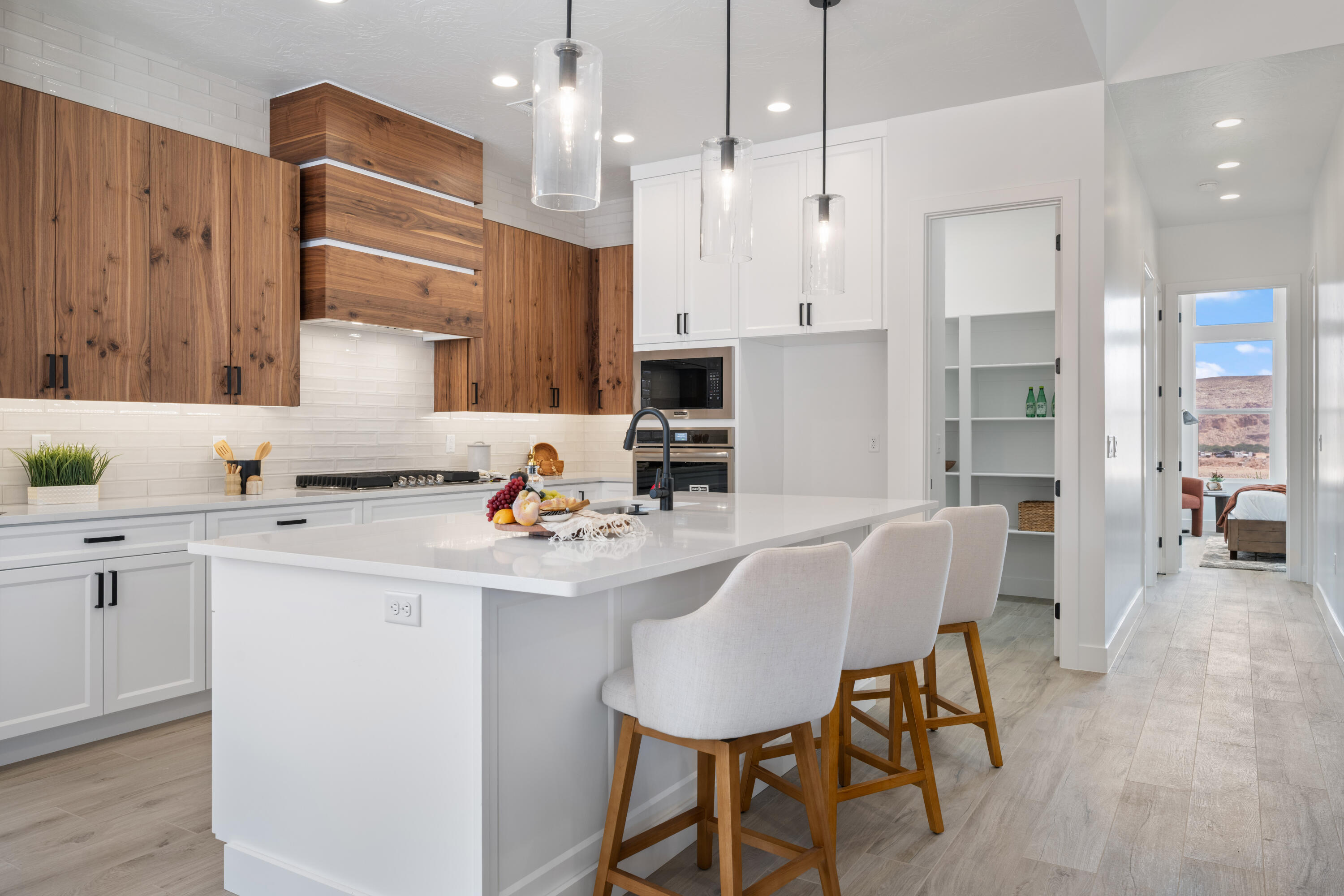 SCENIC POINTE - Residential