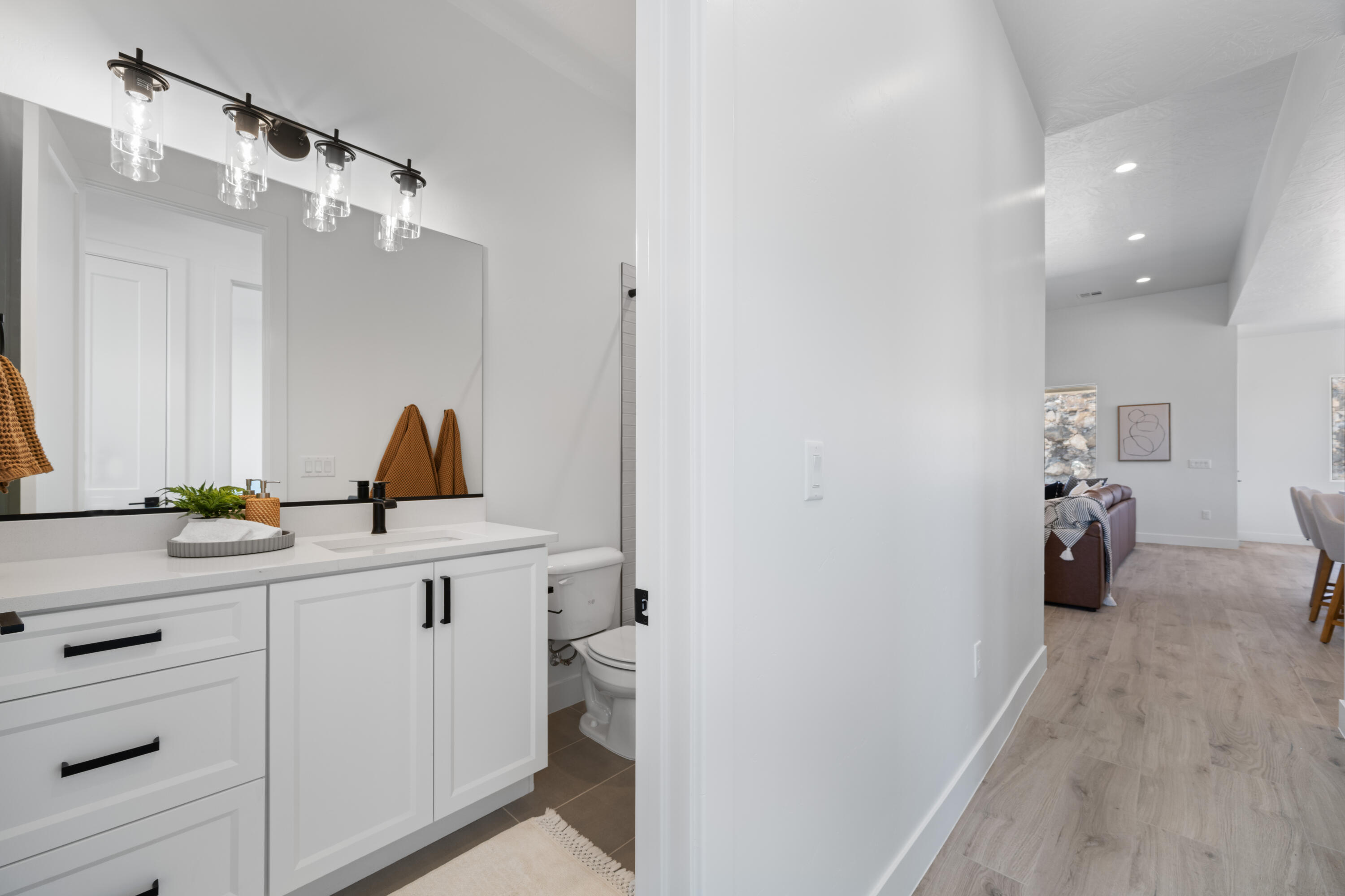 SCENIC POINTE - Residential