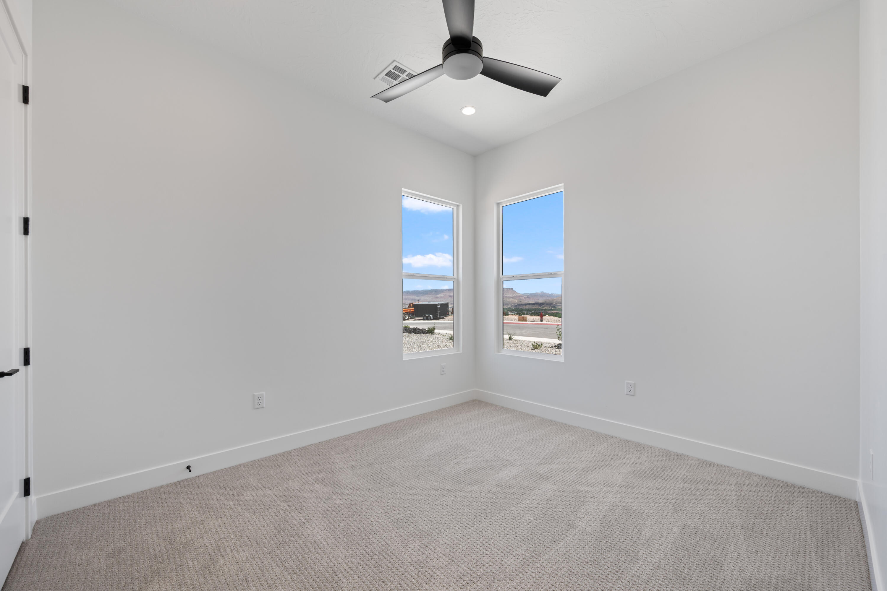 SCENIC POINTE - Residential