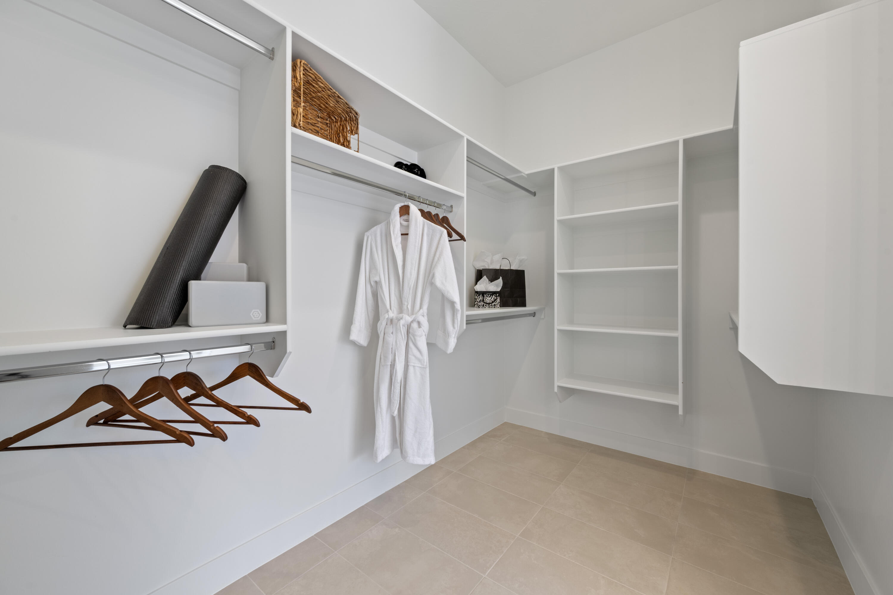 SCENIC POINTE - Residential