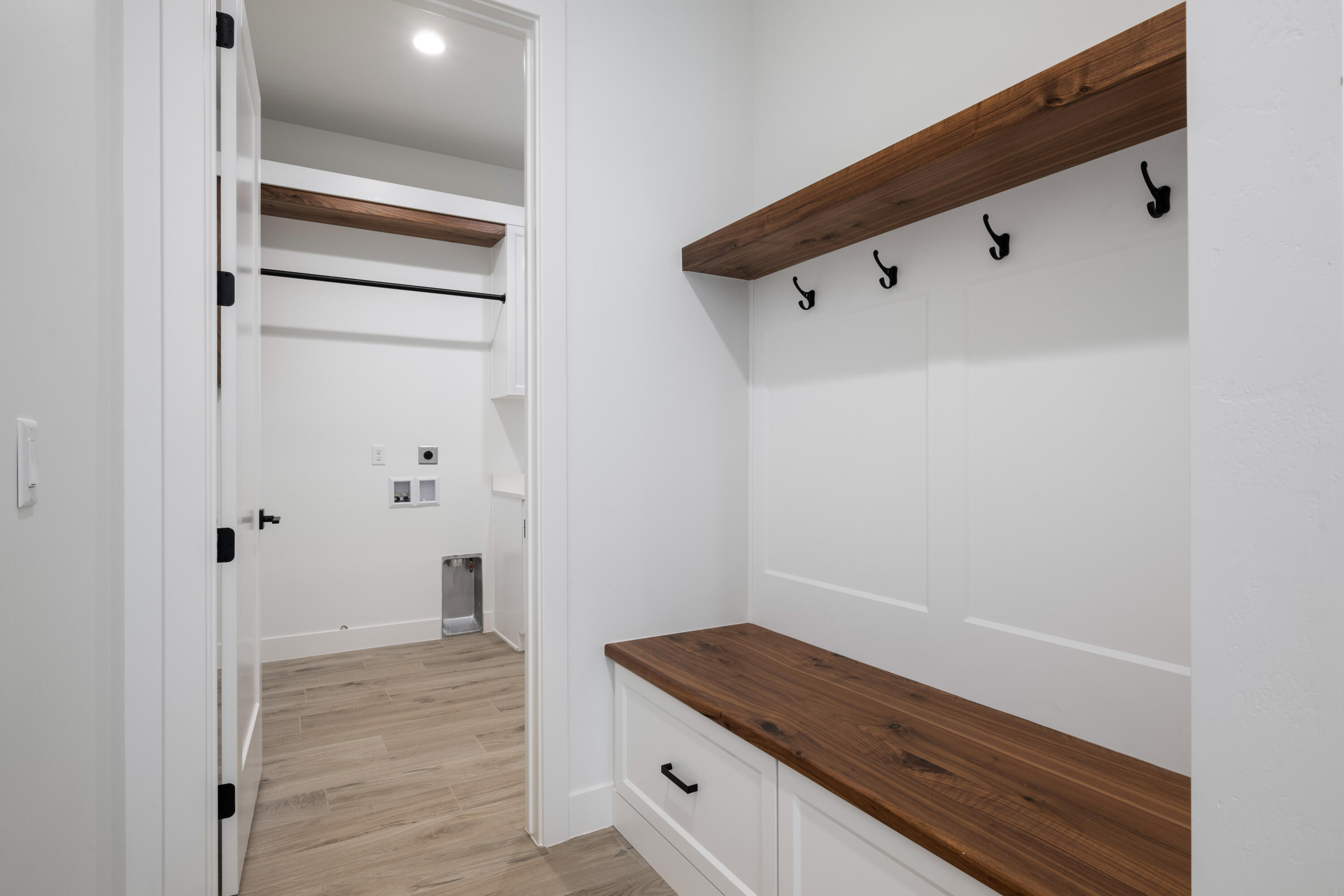 SCENIC POINTE - Residential