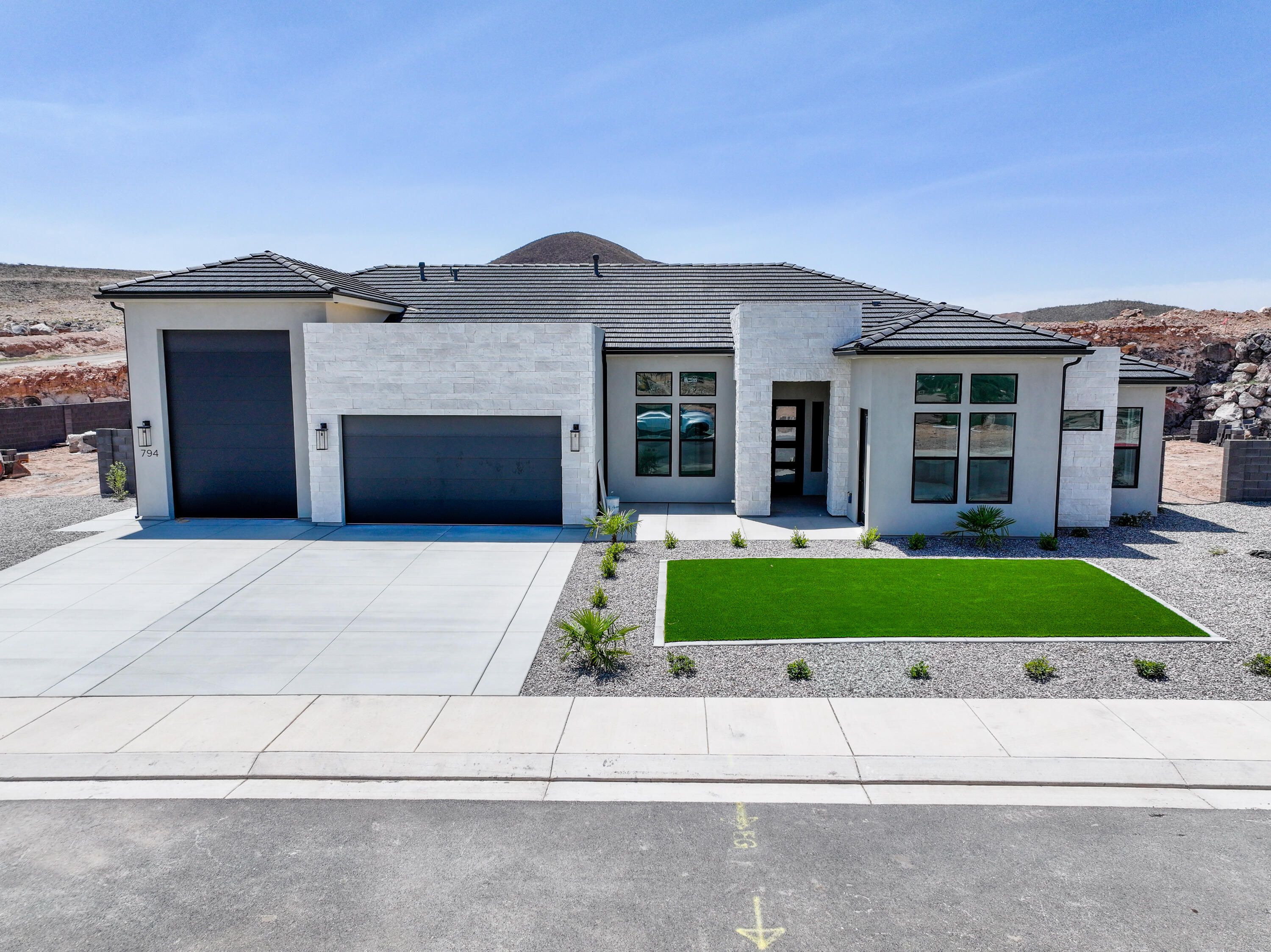 SCENIC POINTE - Residential