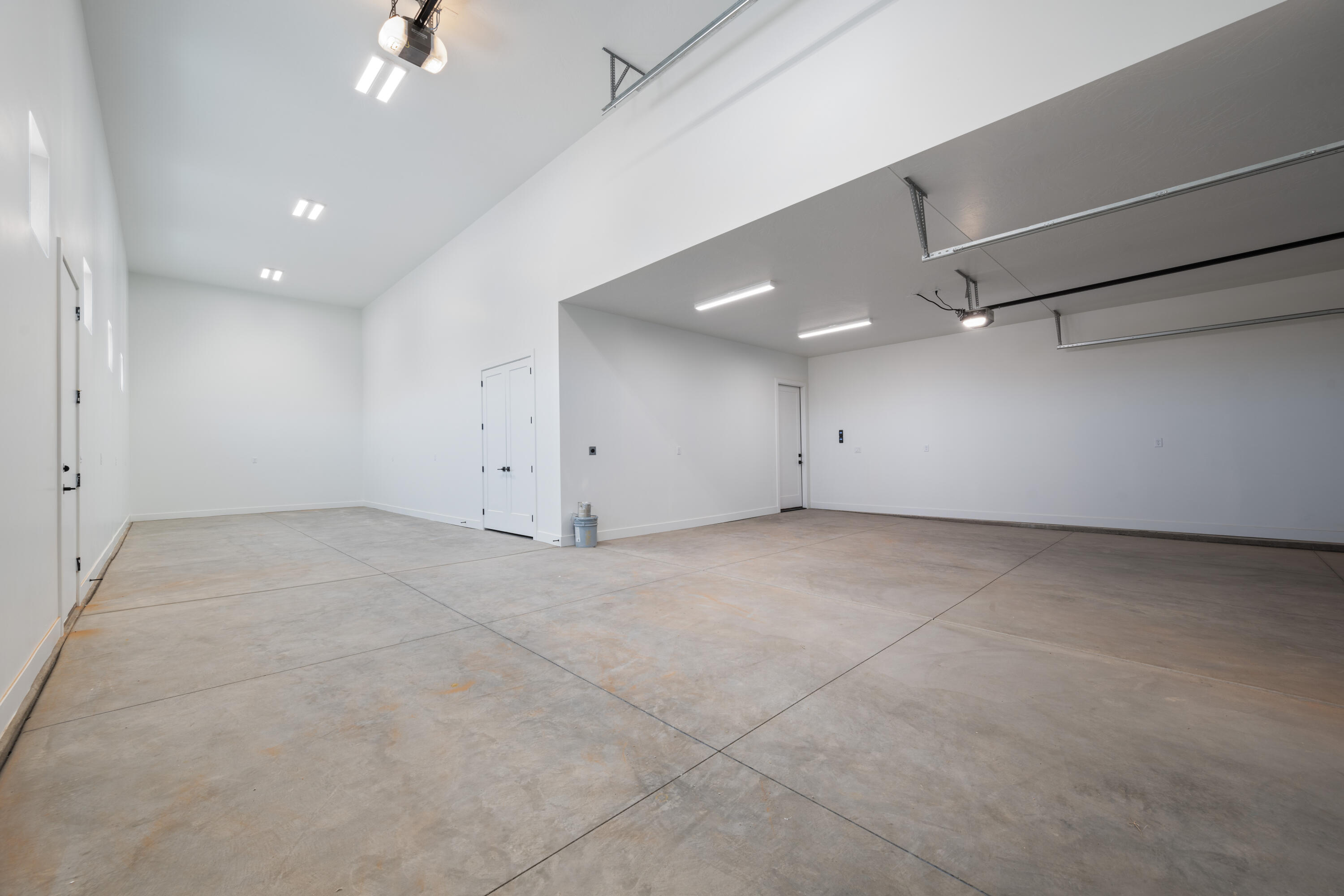 SCENIC POINTE - Residential