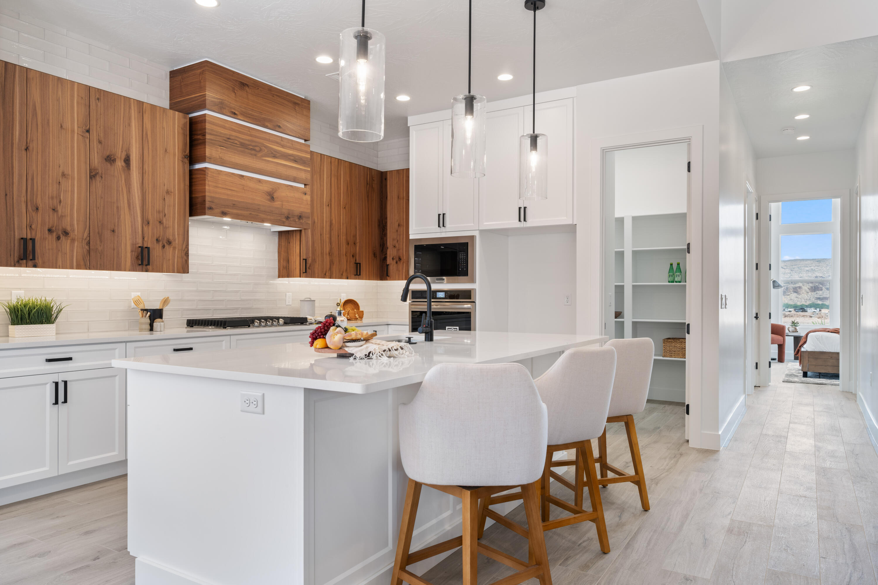 SCENIC POINTE - Residential