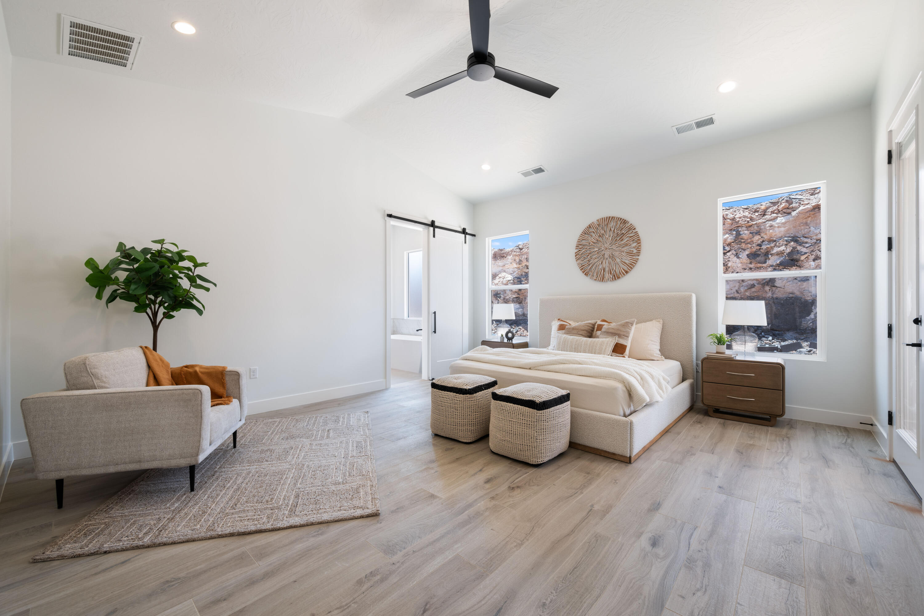 SCENIC POINTE - Residential