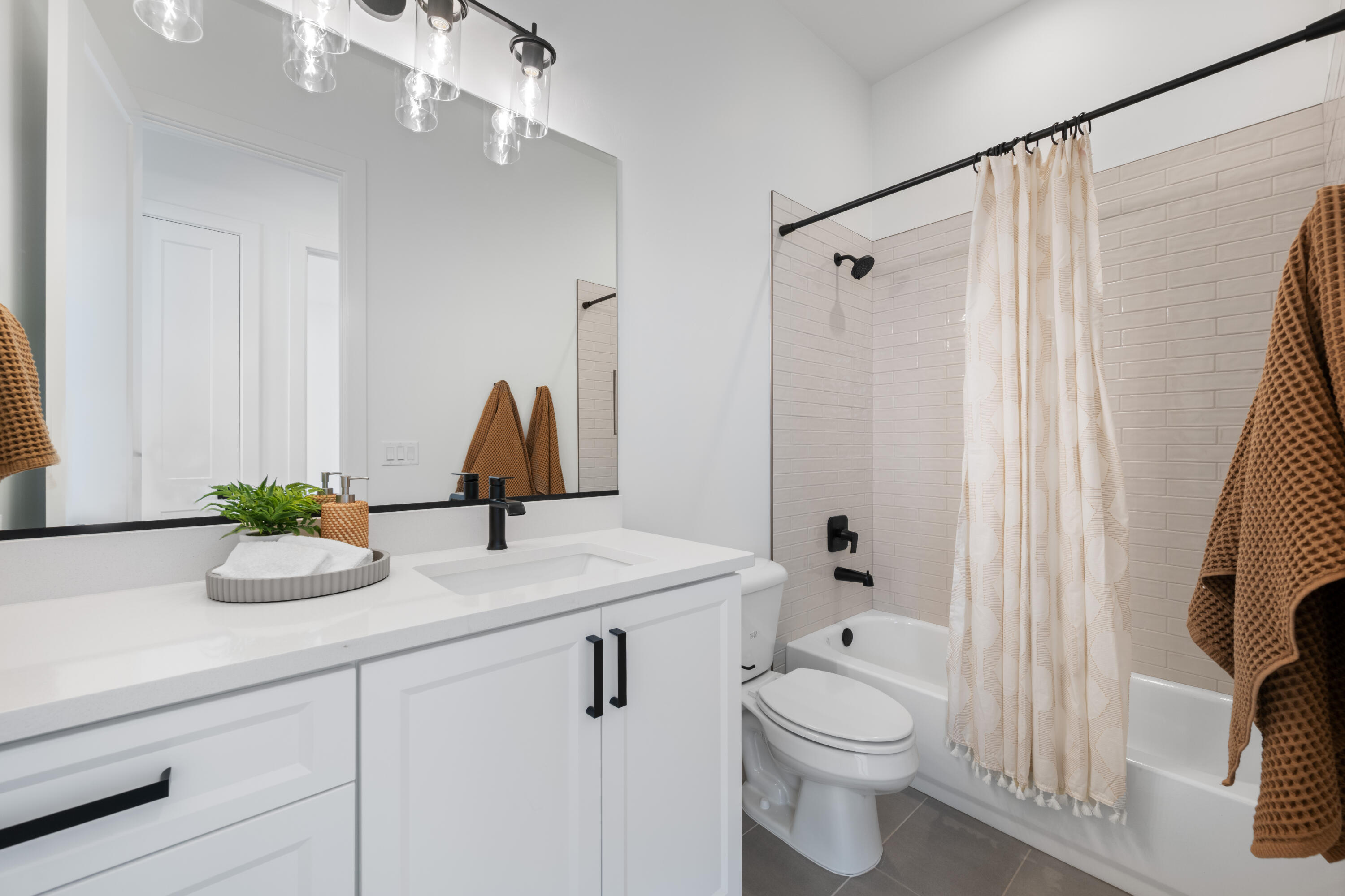 SCENIC POINTE - Residential