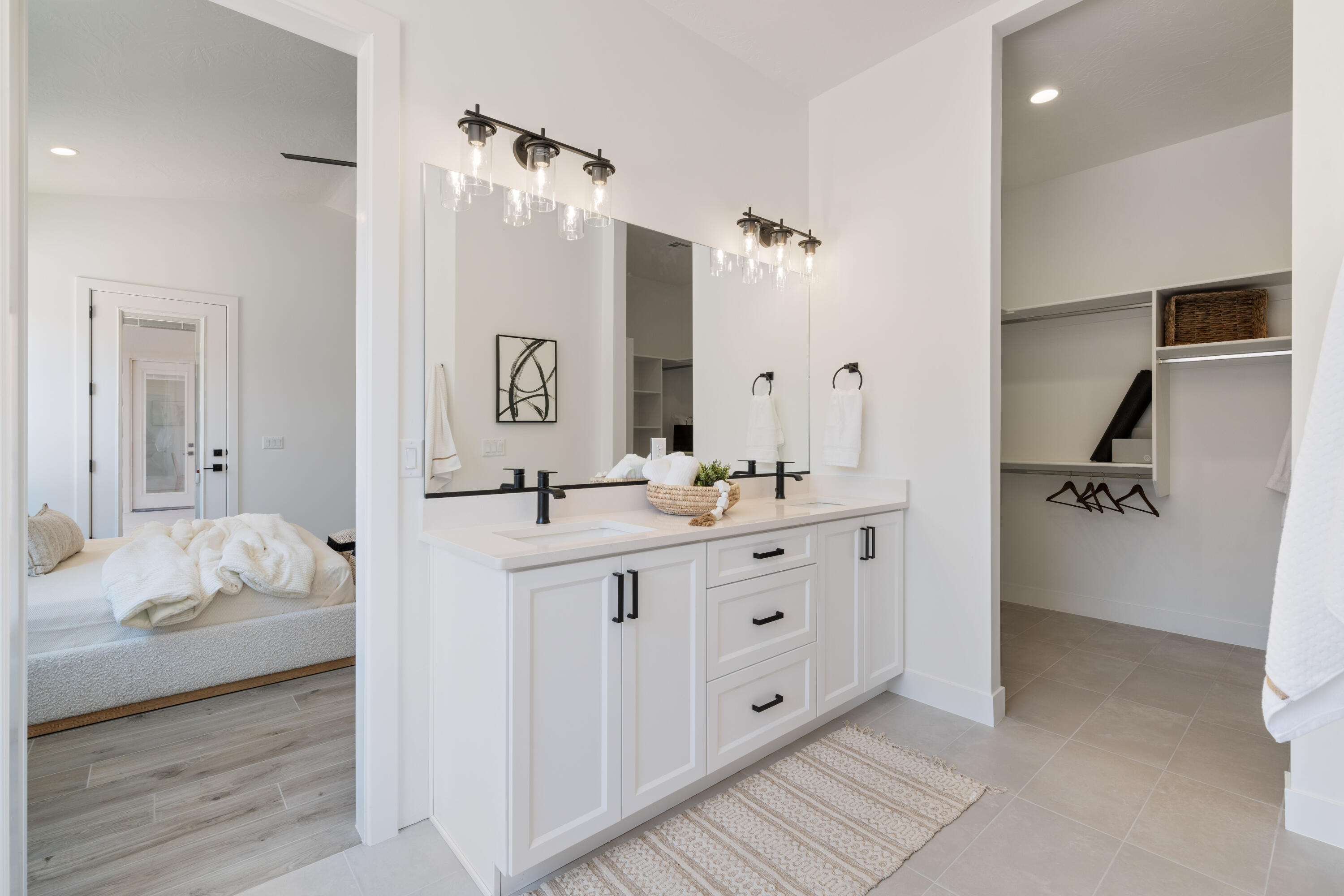 SCENIC POINTE - Residential