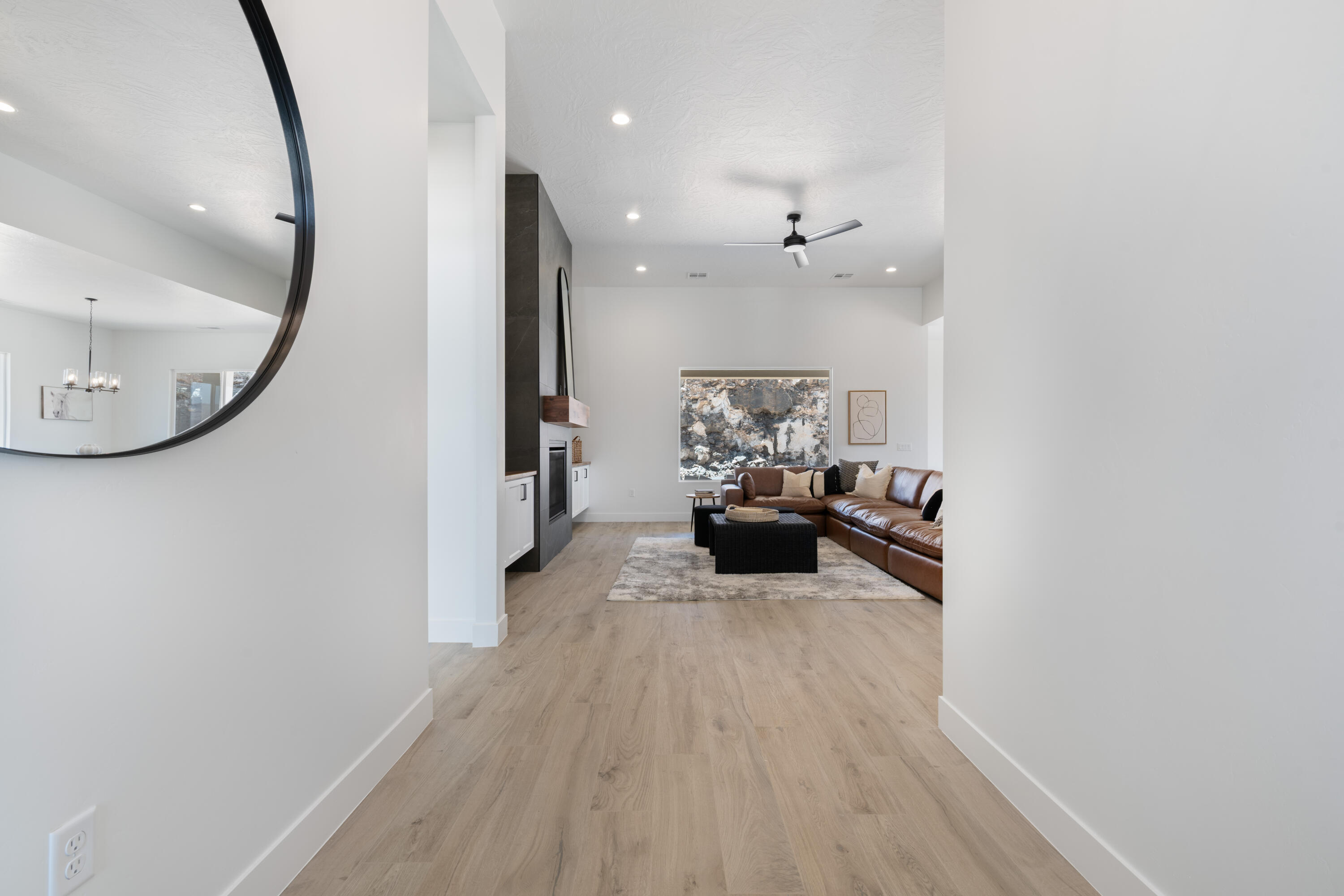 SCENIC POINTE - Residential