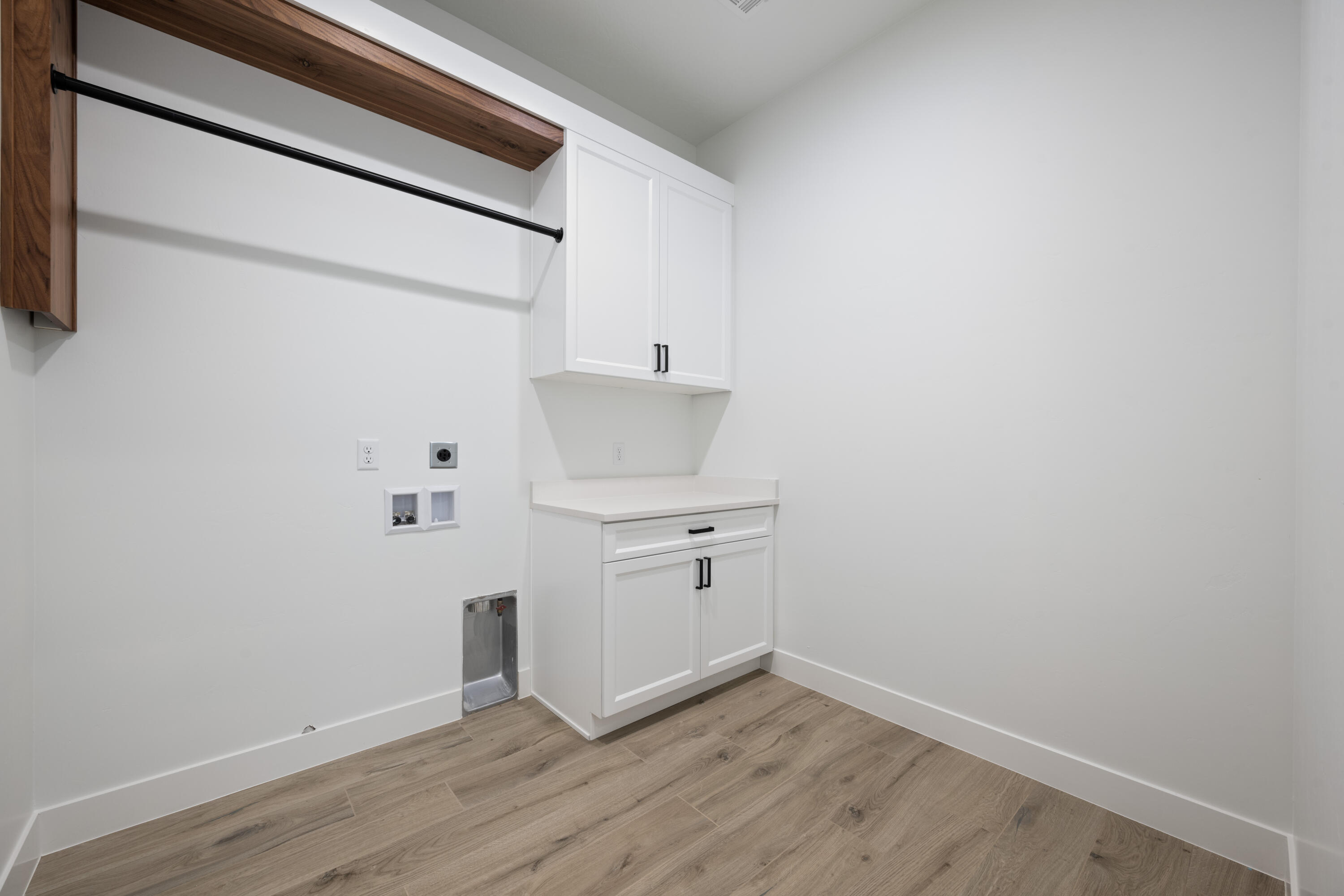 SCENIC POINTE - Residential