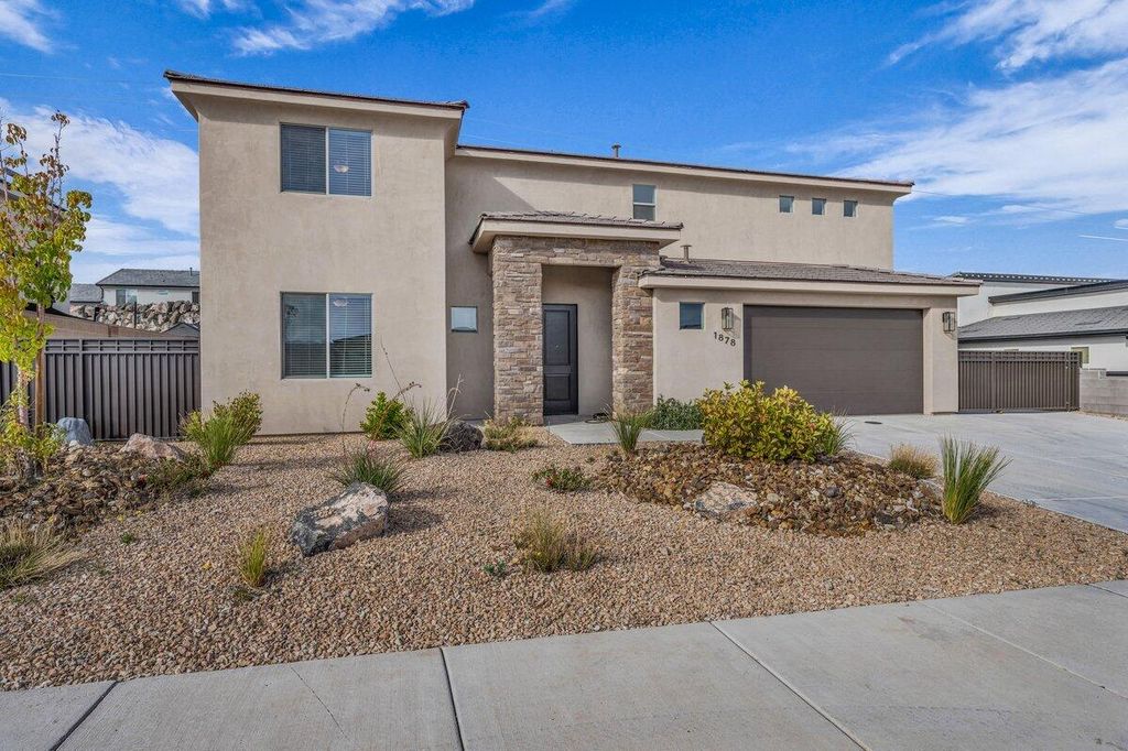 Photo of 1878 W 250 N, Hurricane, UT 84737 (MLS # 25-266274)