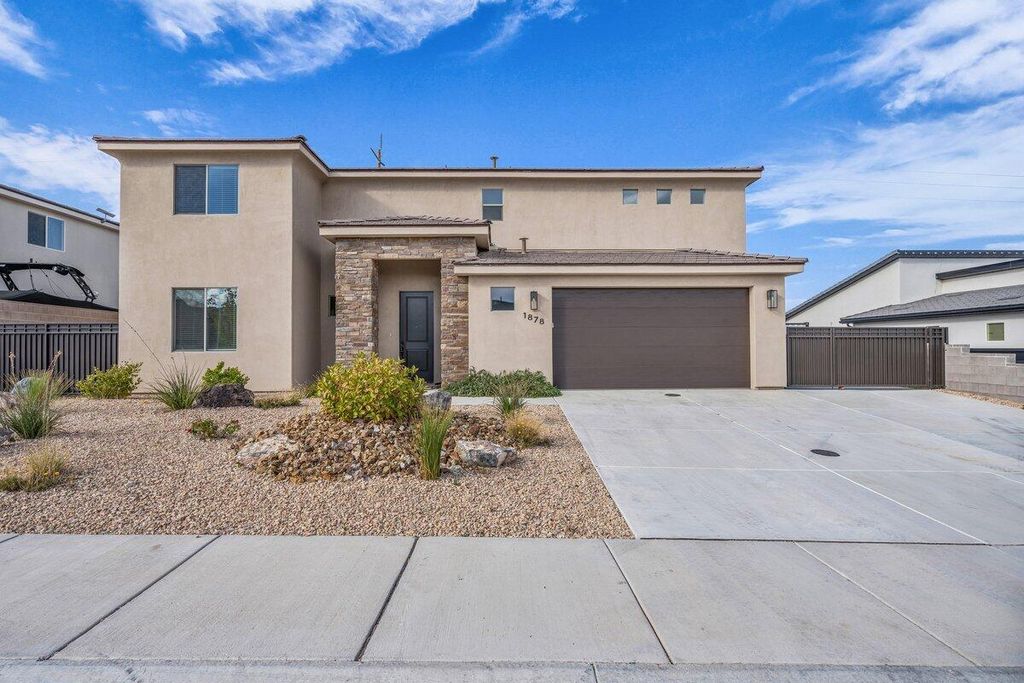 Photo of 1878 W 250 N, Hurricane, UT 84737 (MLS # 25-266274)