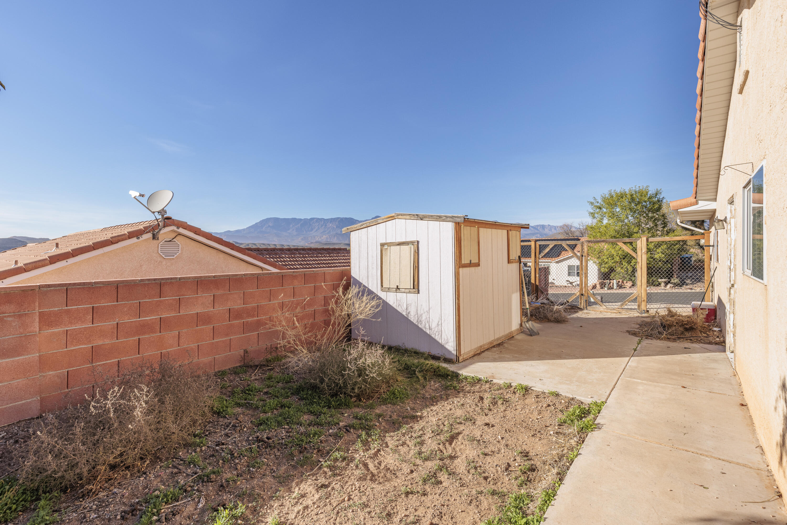 HILLSIDE TERRACE - Residential