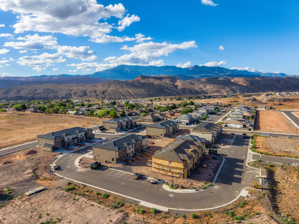 Photo of 314 N 3210 W, Hurricane, UT 84737 (MLS # 26-277252)