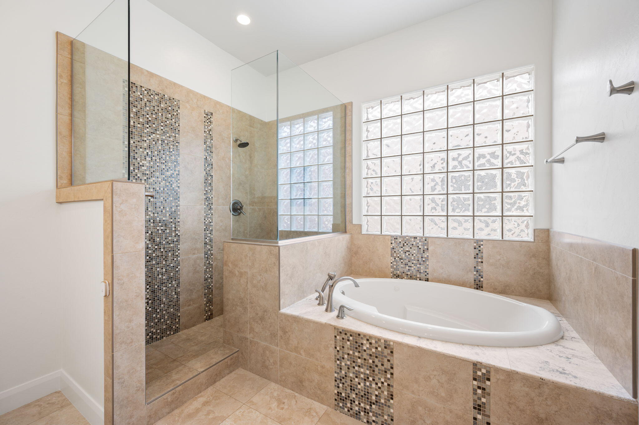 TOROWEAP AT ENTRADA - Residential