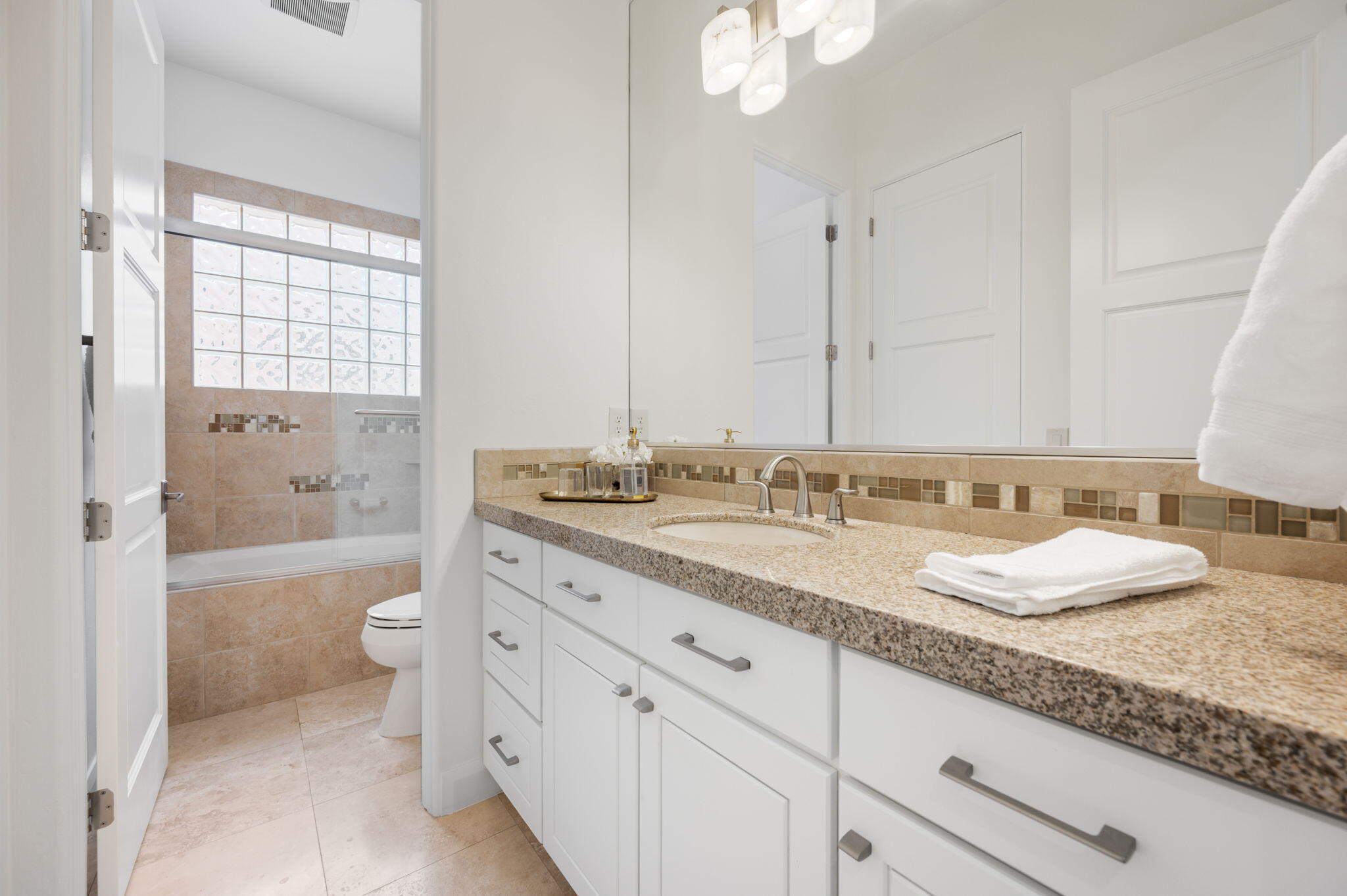 TOROWEAP AT ENTRADA - Residential