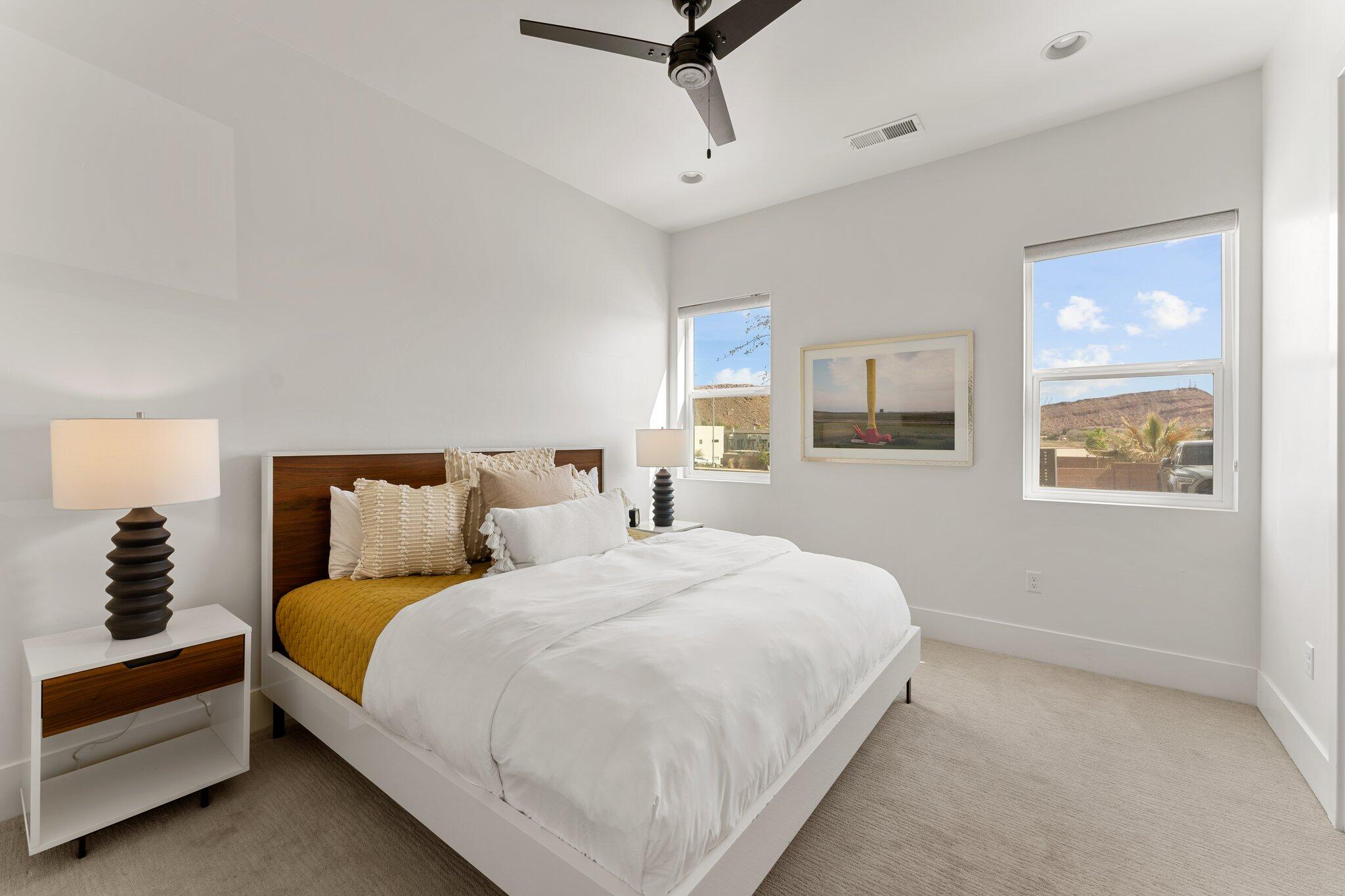 BLOOMINGTON VAC VILLAS - Residential